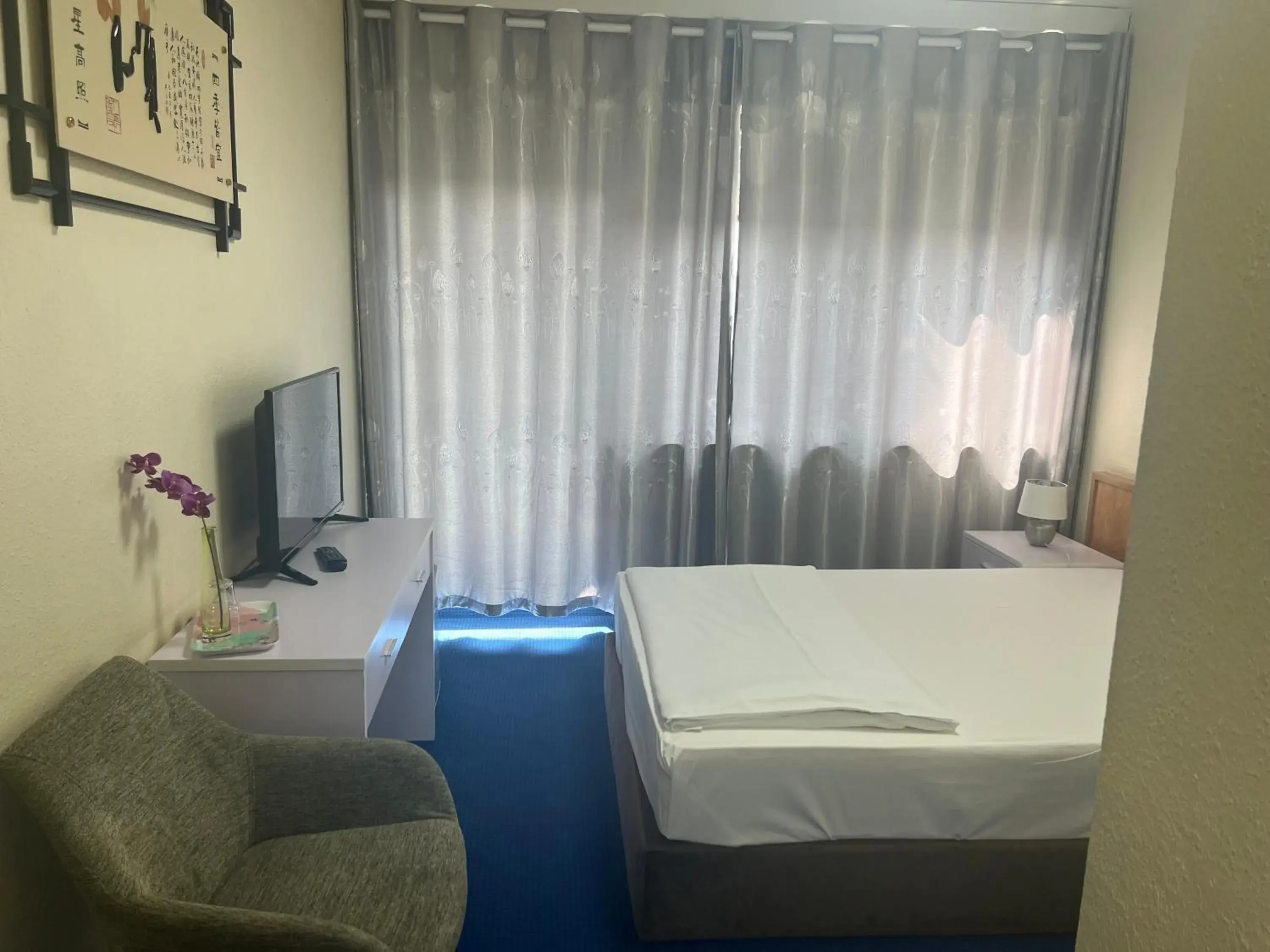 Twin Room in Hotel Am Flughafen Twin Room in Hotel Am Flughafen