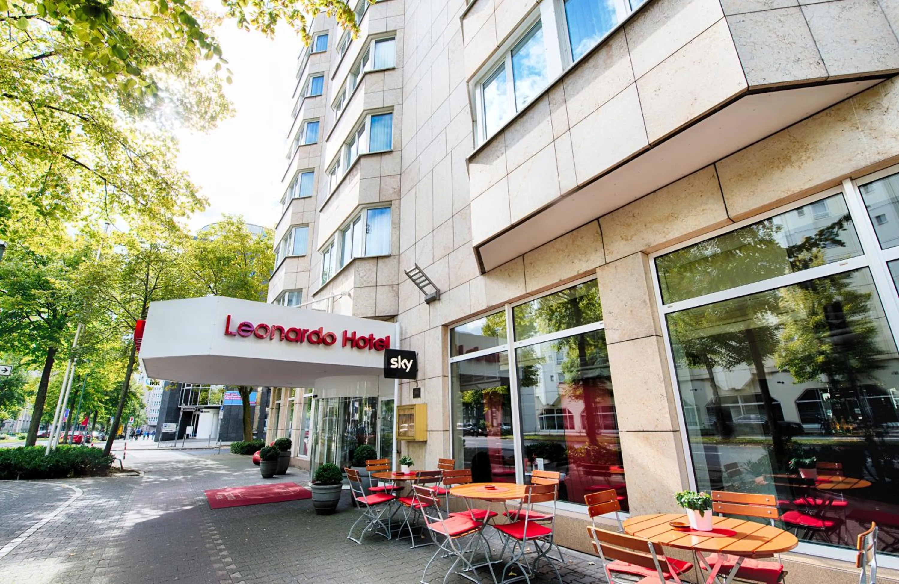 Property building in Leonardo Hotel Düsseldorf City Center