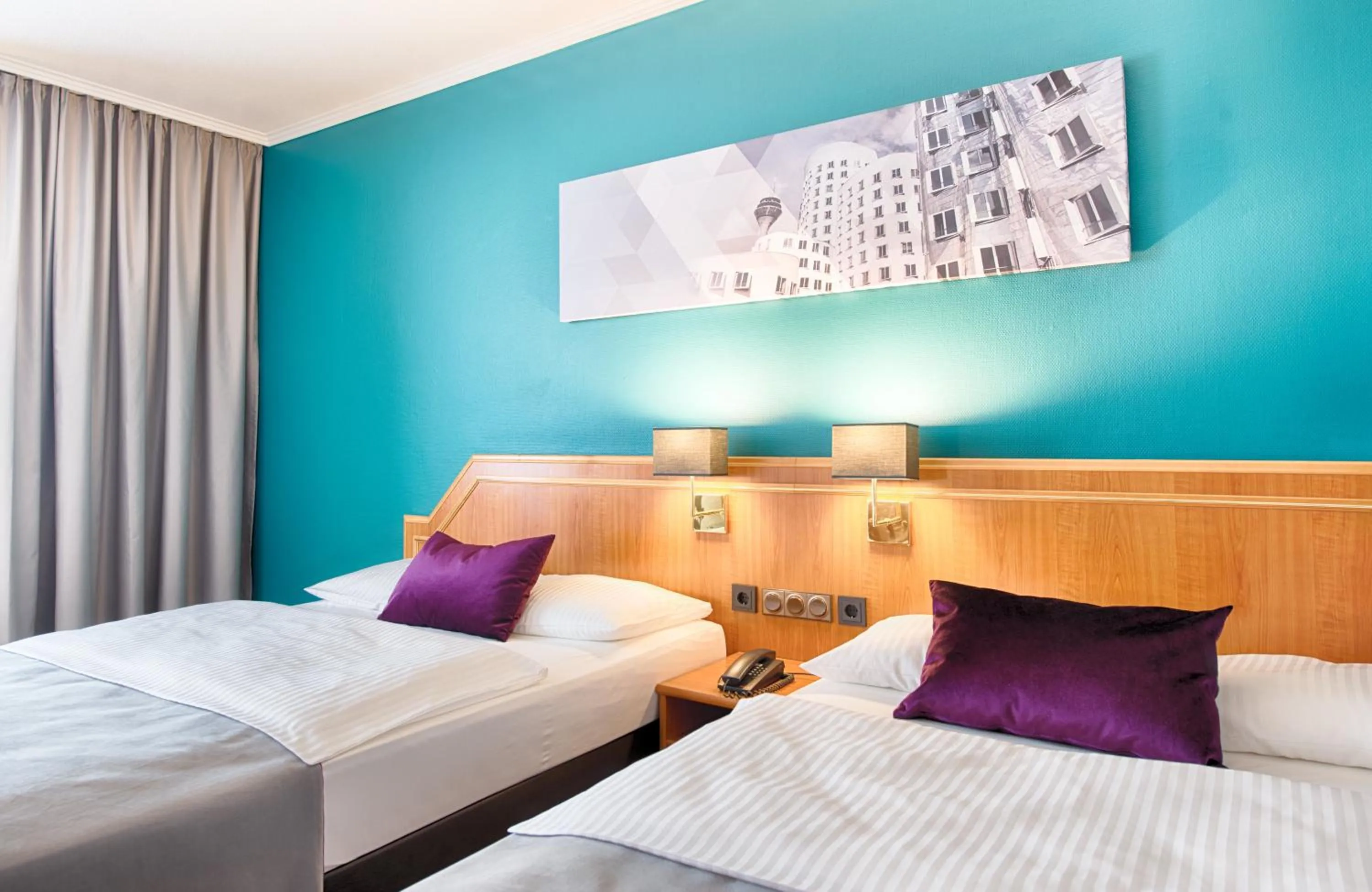 Photo of the whole room, Bed in Leonardo Hotel Düsseldorf City Center