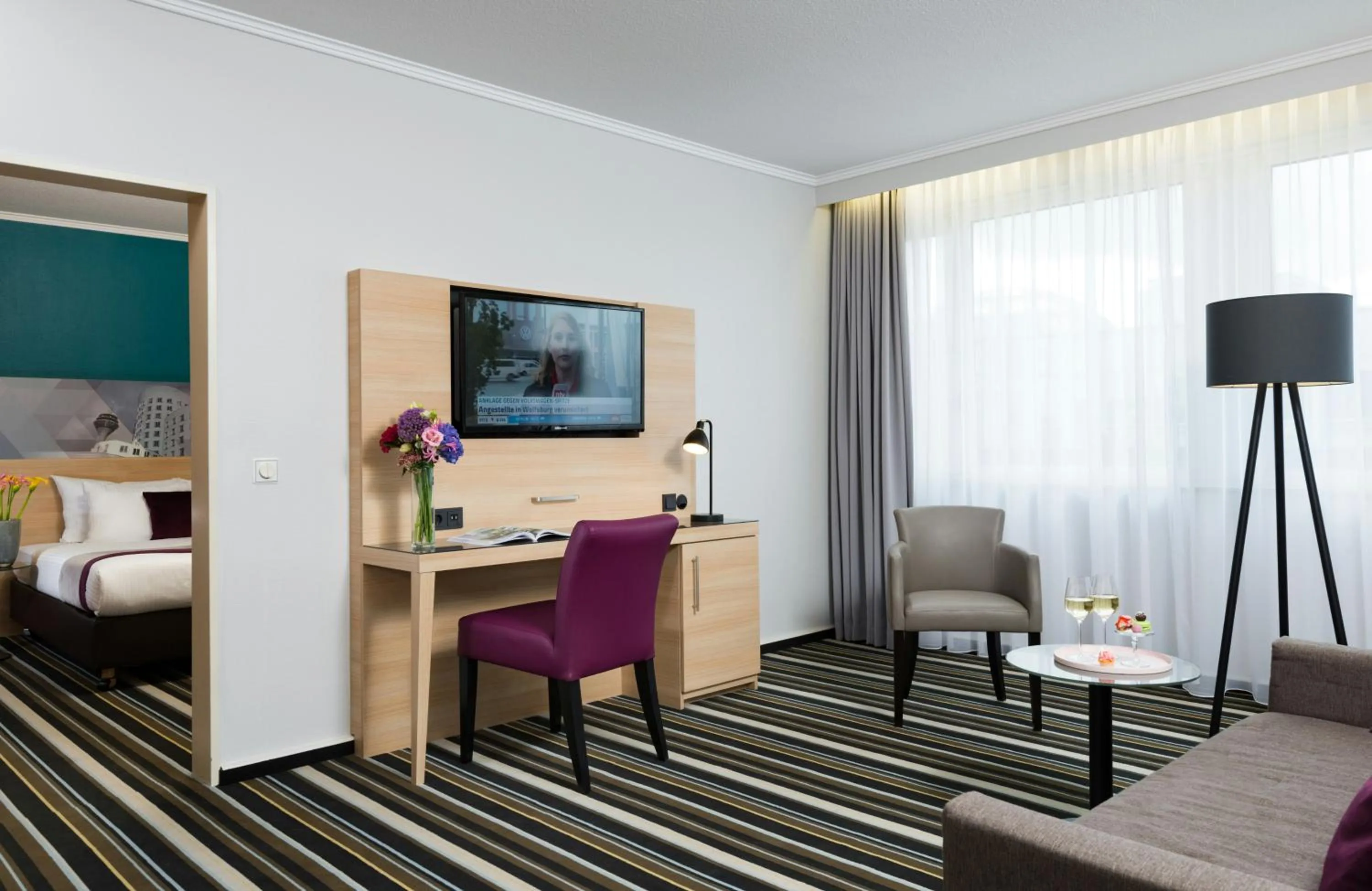 Photo of the whole room, Bed in Leonardo Hotel Düsseldorf City Center