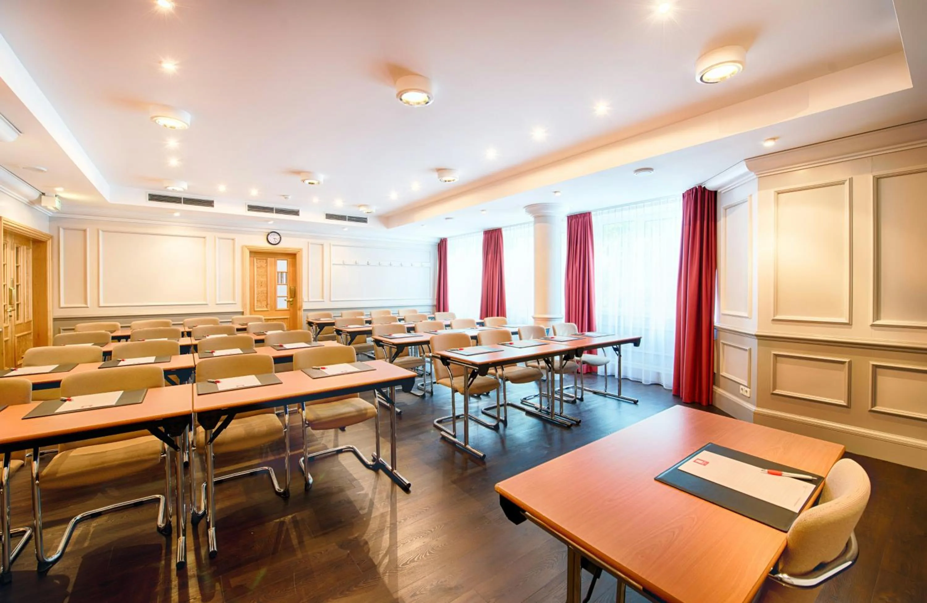 Meeting/conference room in Leonardo Hotel Düsseldorf City Center