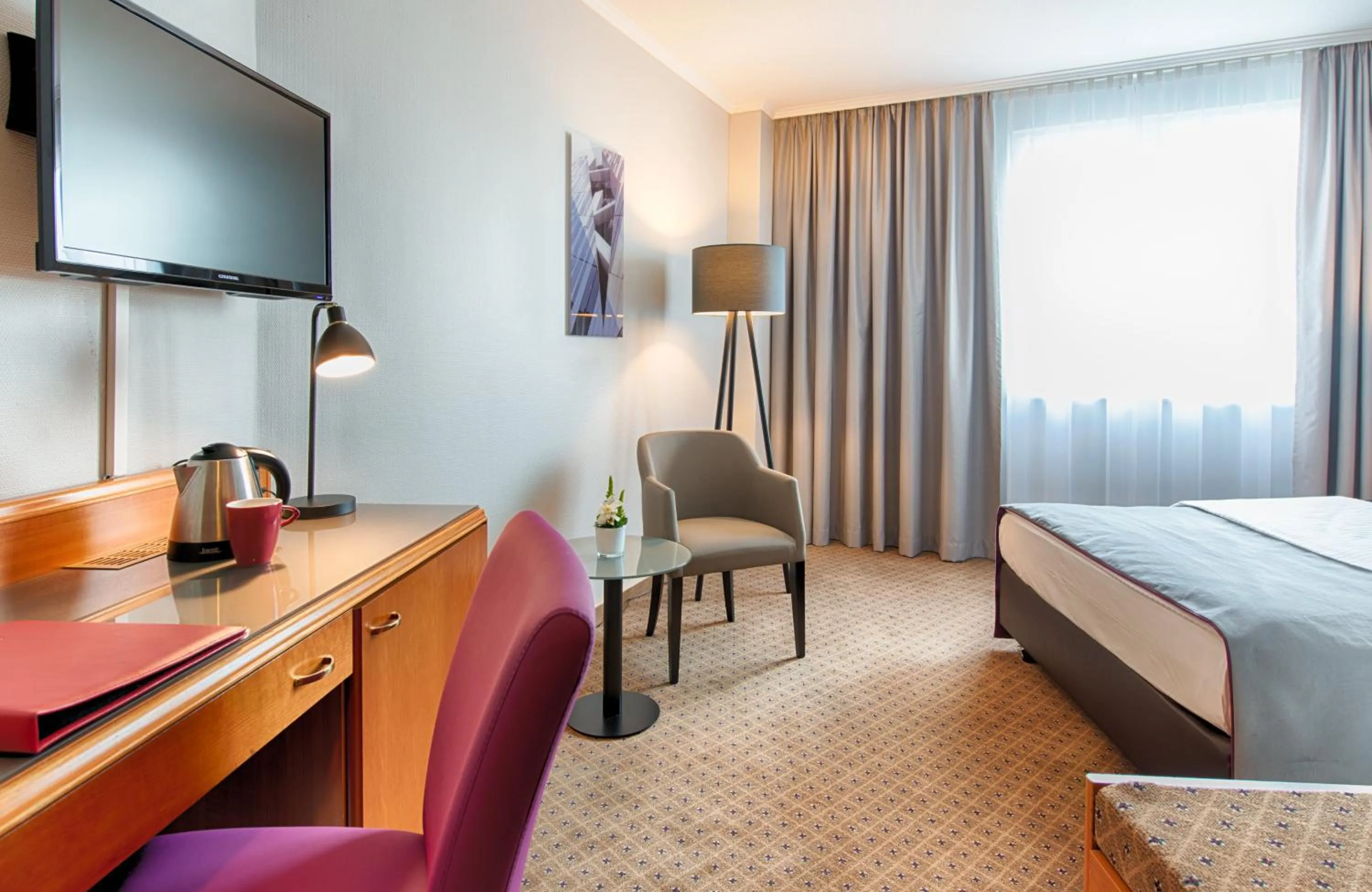 Photo of the whole room, Bed in Leonardo Hotel Düsseldorf City Center