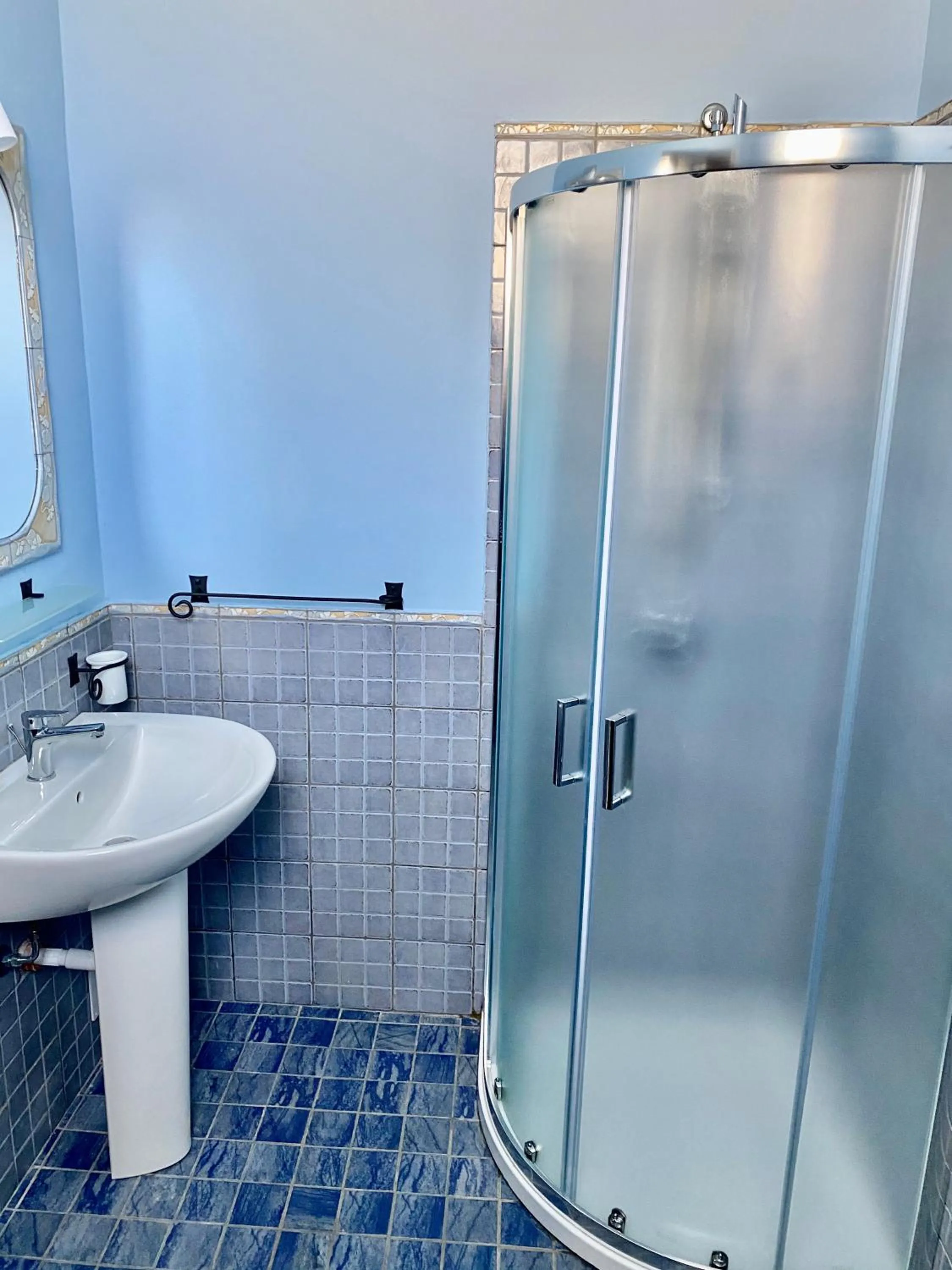 Shower in I Gelsomini