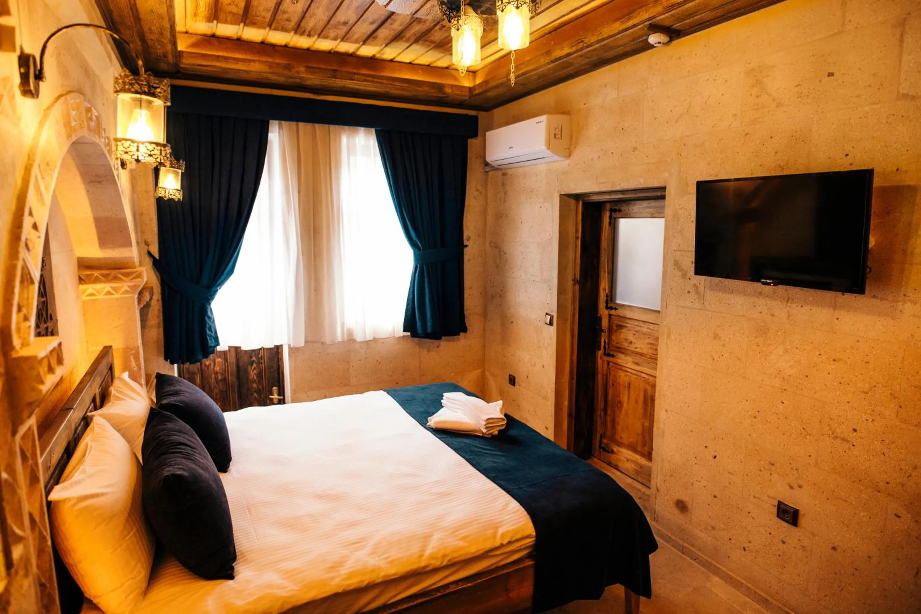 Photo of the whole room, Bed in Wonder of cappadocia