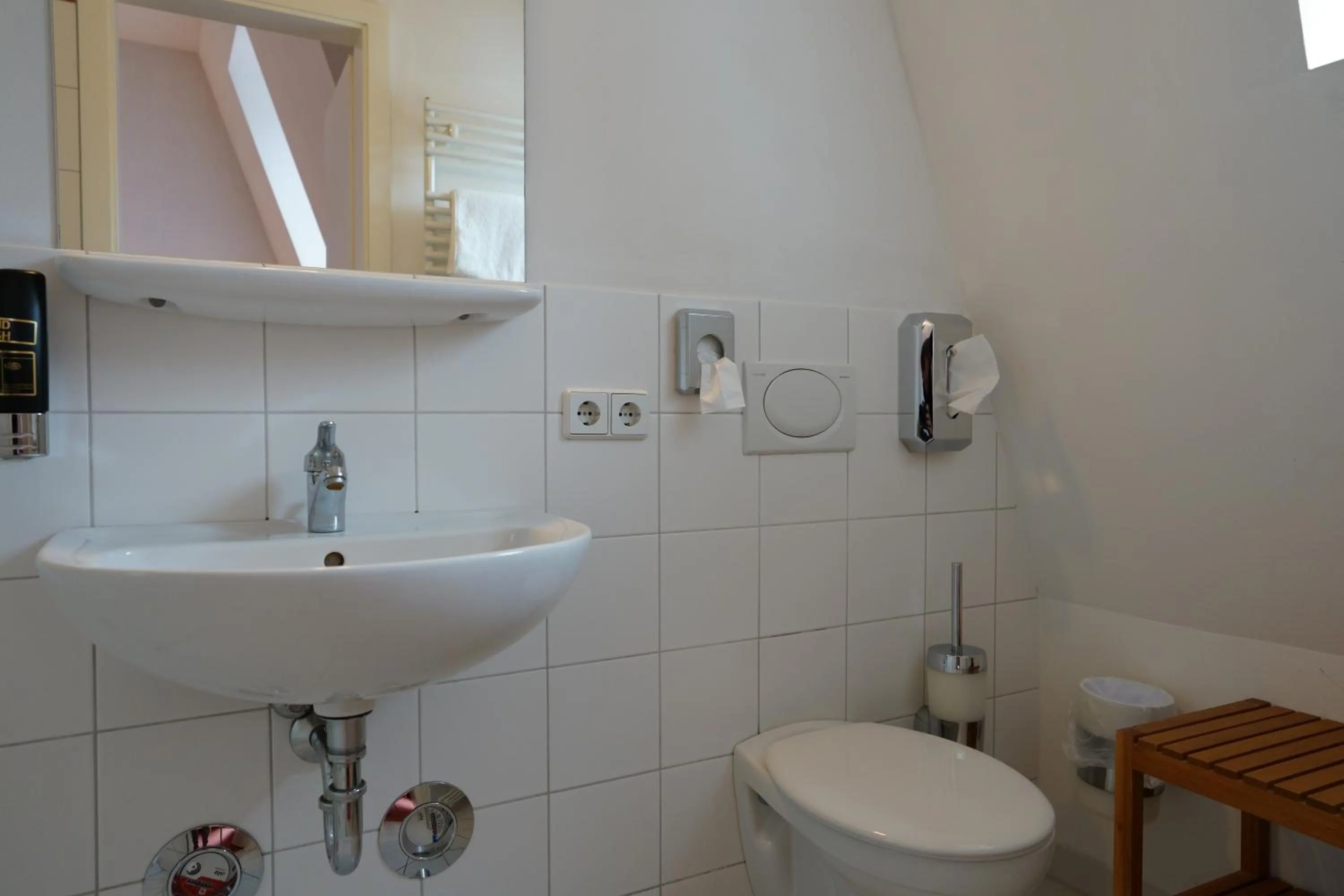 Bathroom in Hotel Ambert