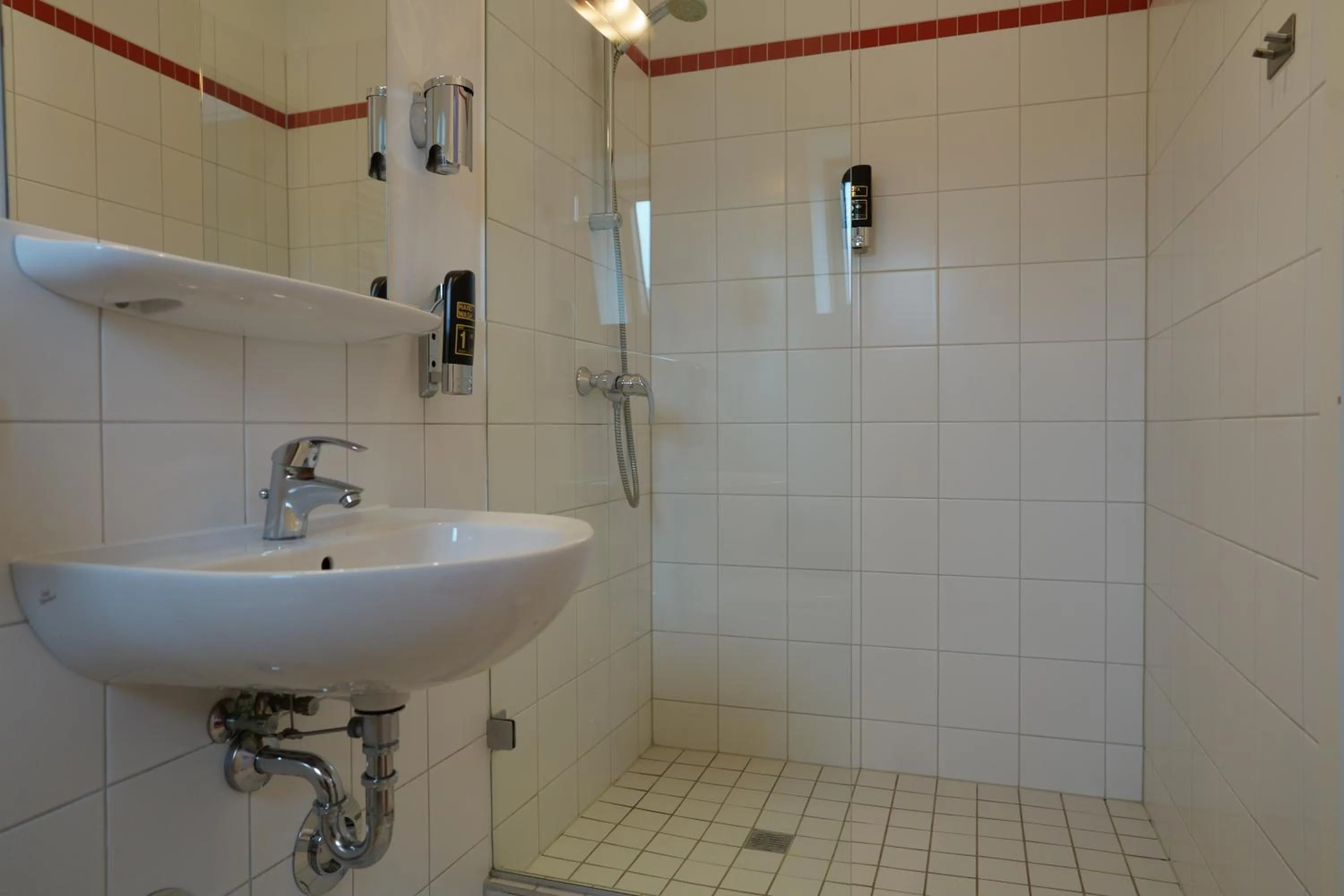 Bathroom in Hotel Ambert