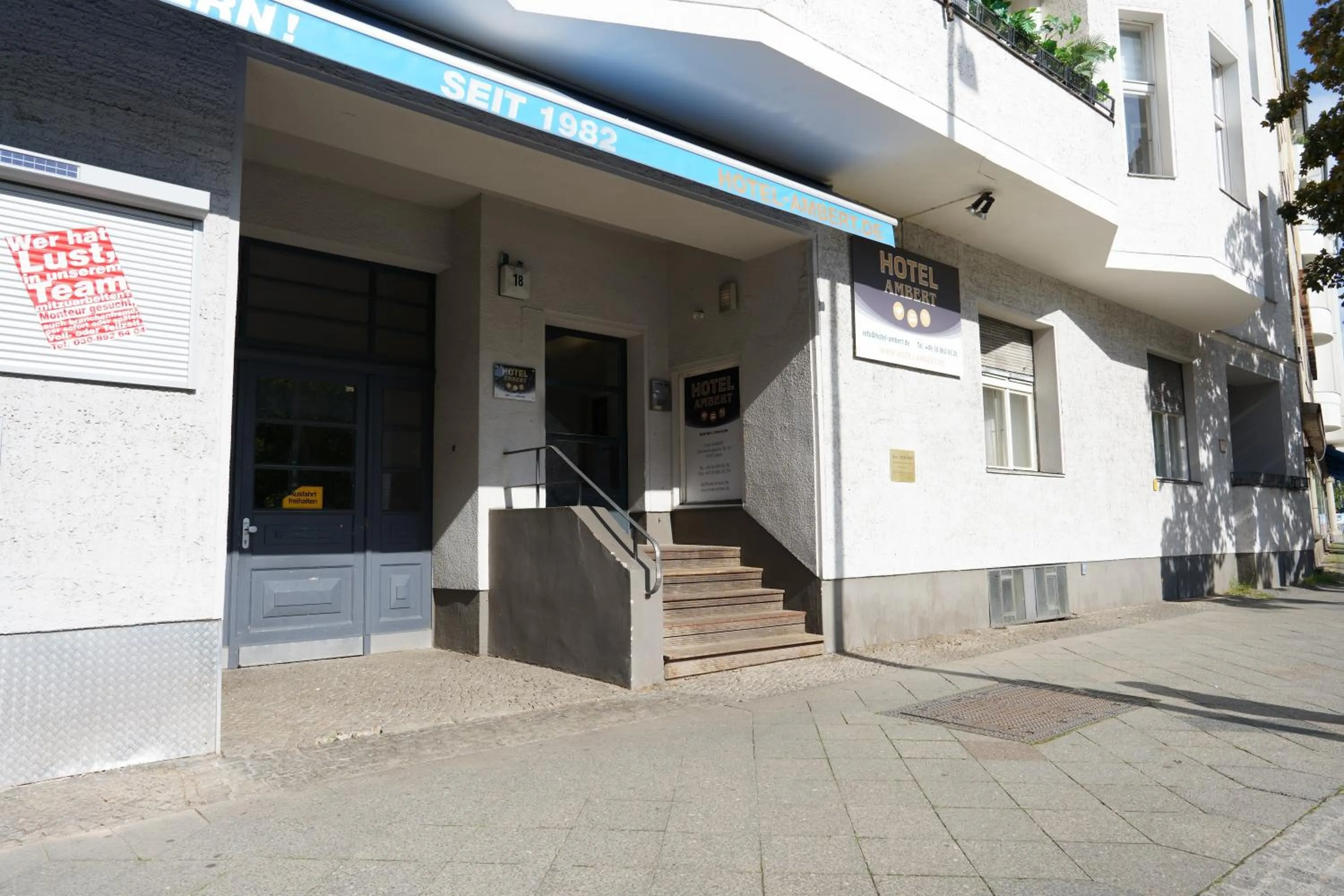 Property building in Hotel Ambert