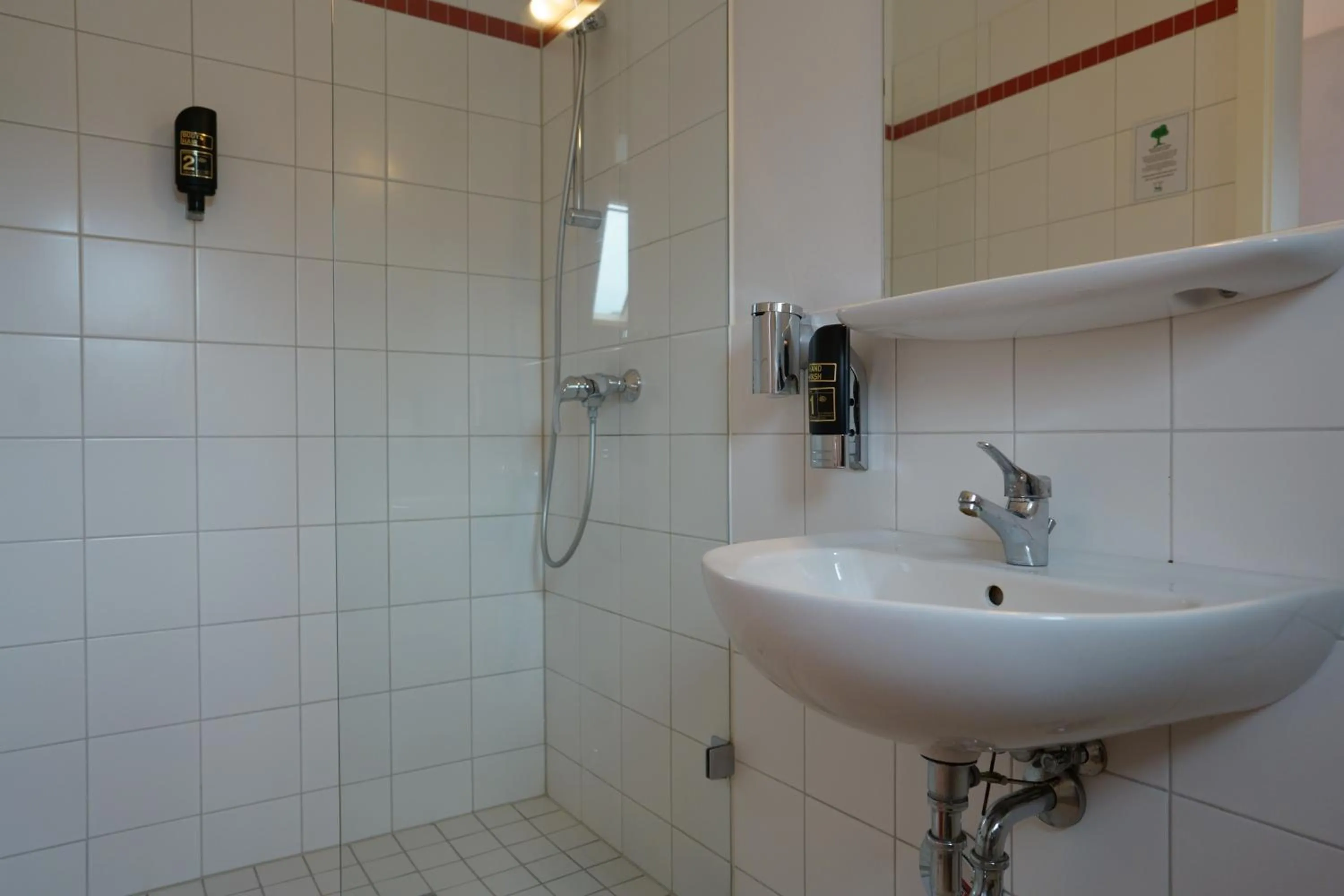 Bathroom in Hotel Ambert