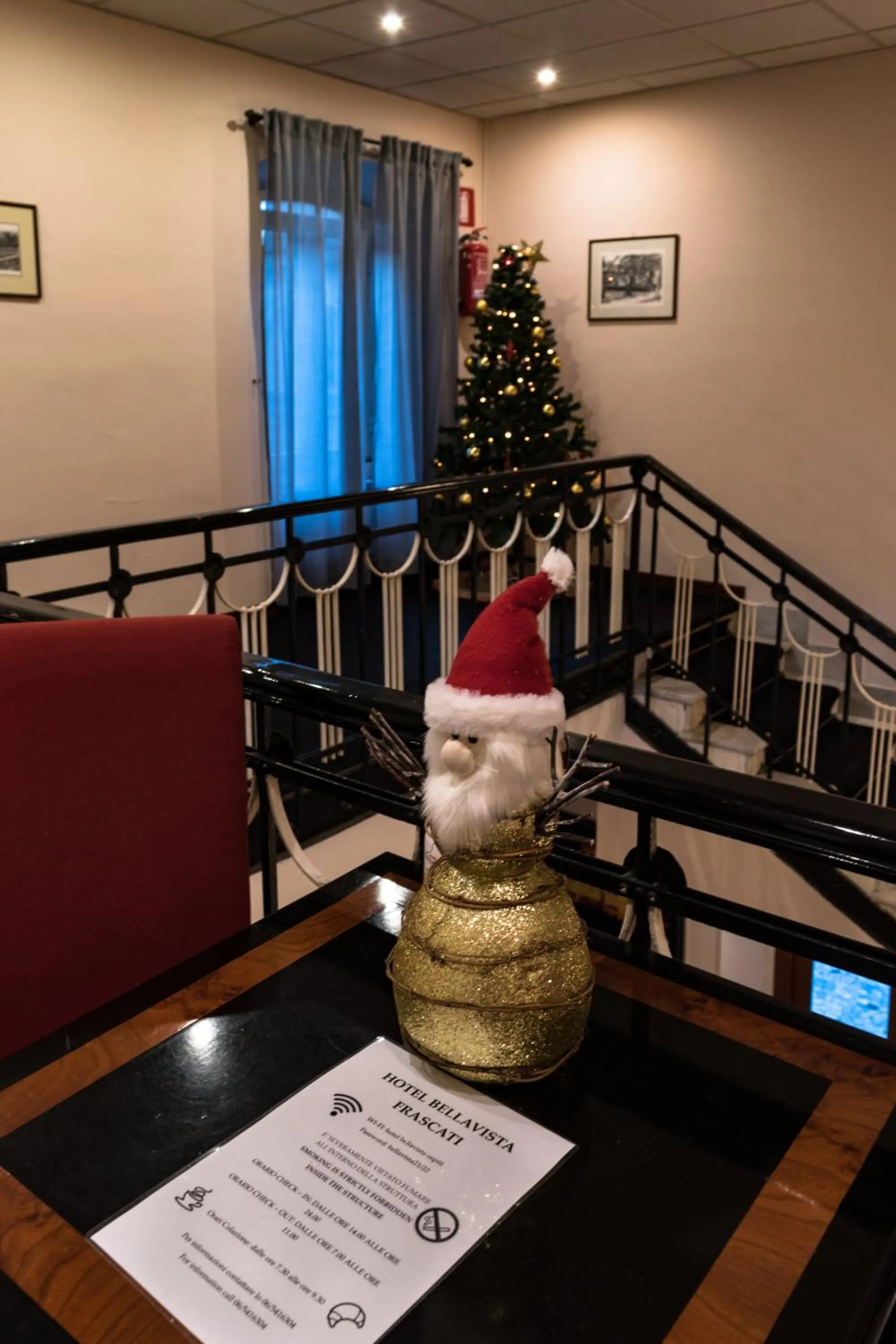 Decorative detail in Antica Terrazza Frascati