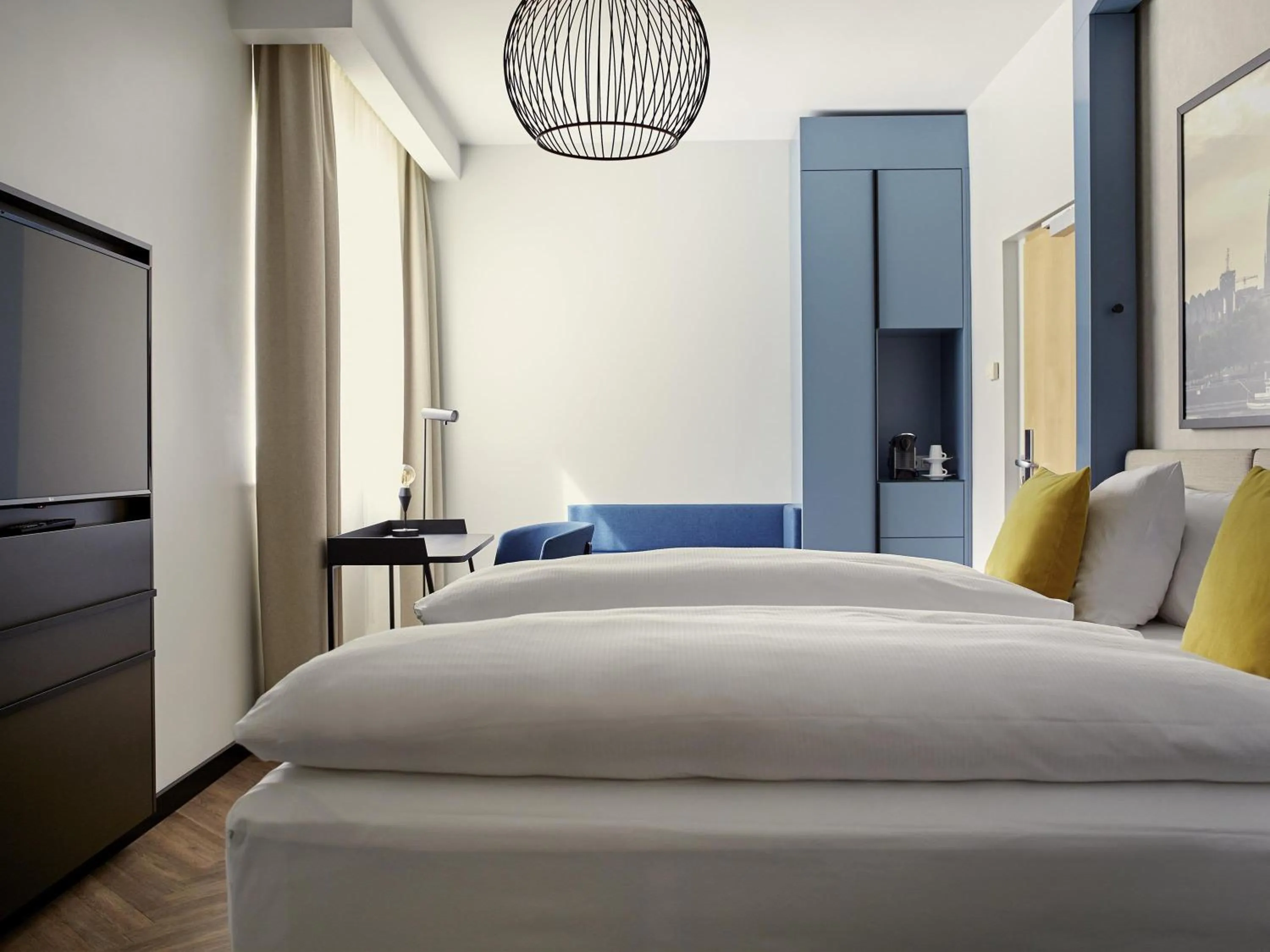 Bedroom, Bed in Hotel Mondial am Dom Cologne MGallery