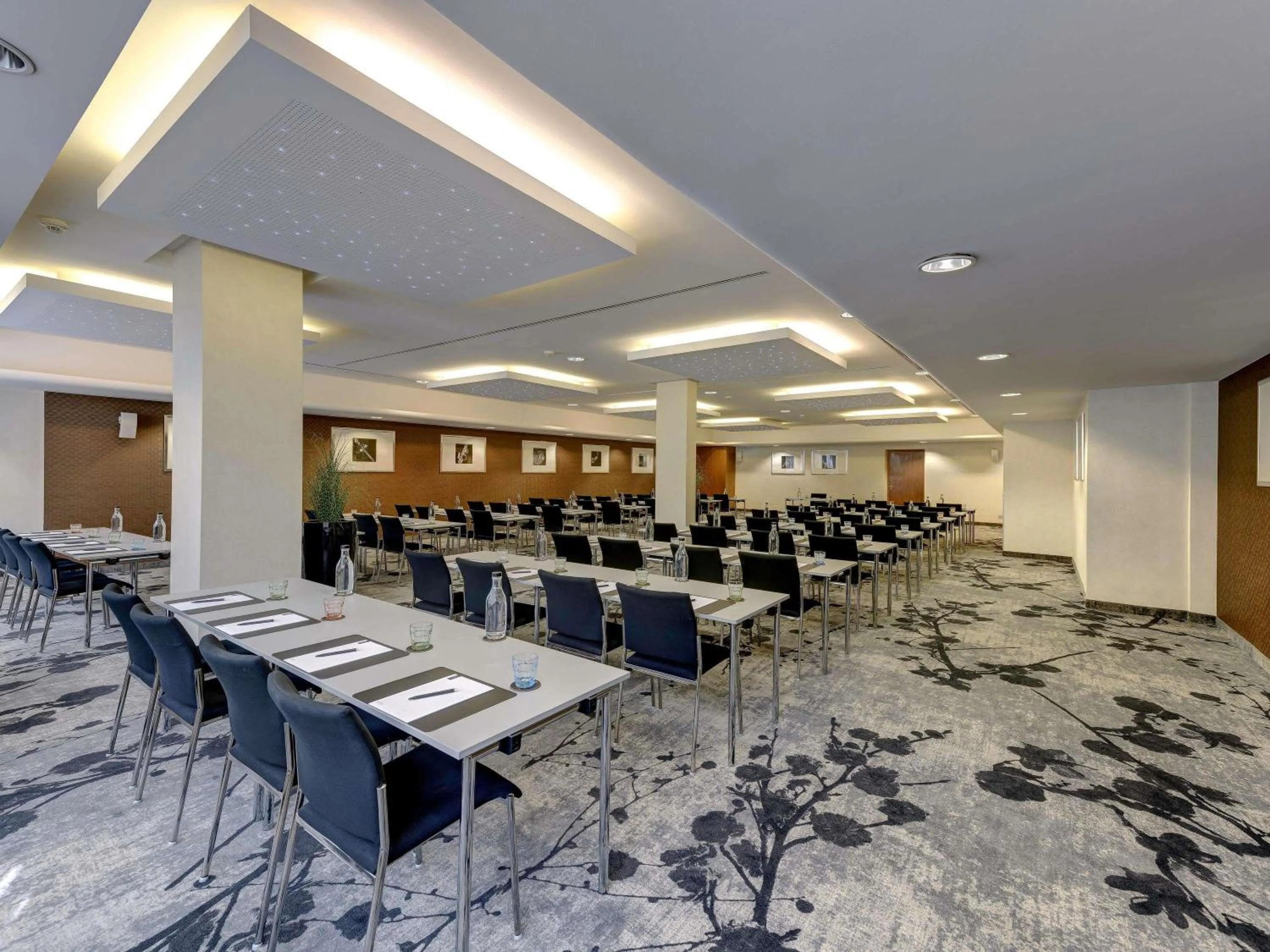 Meeting/conference room in Hotel Mondial am Dom Cologne MGallery