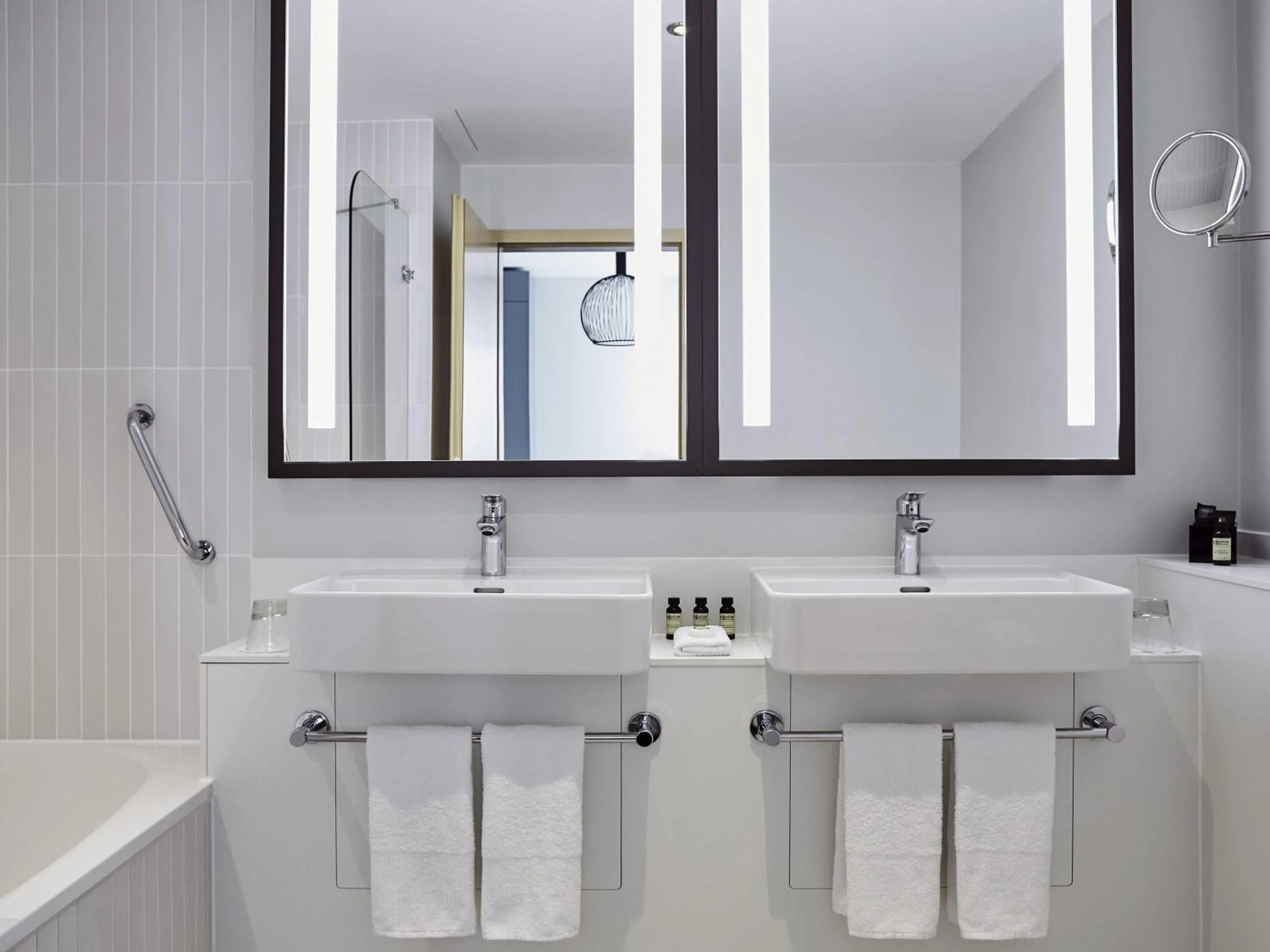 Bedroom in Hotel Mondial am Dom Cologne MGallery