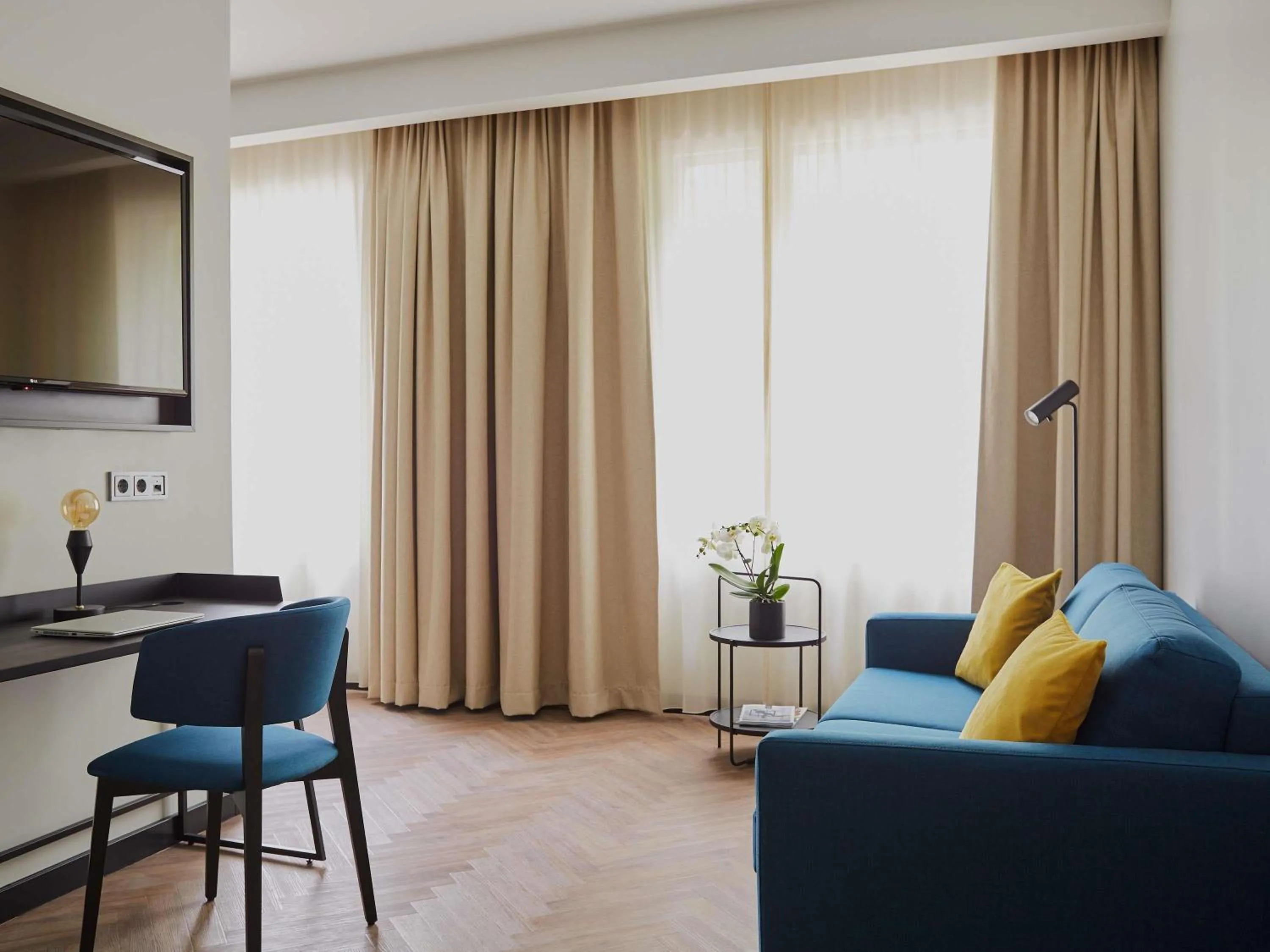 Bedroom in Hotel Mondial am Dom Cologne MGallery