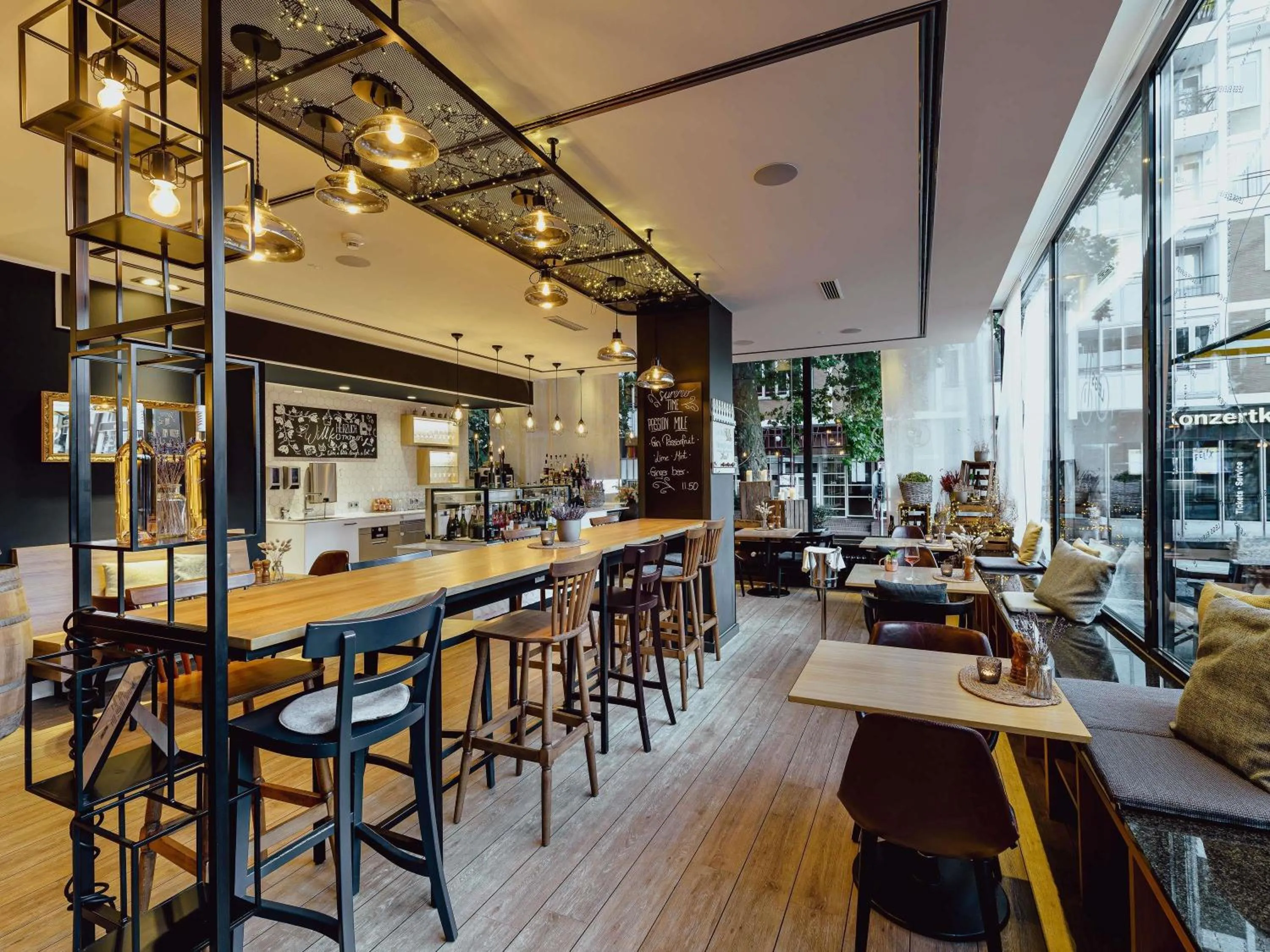 Restaurant/places to eat in Hotel Mondial am Dom Cologne MGallery