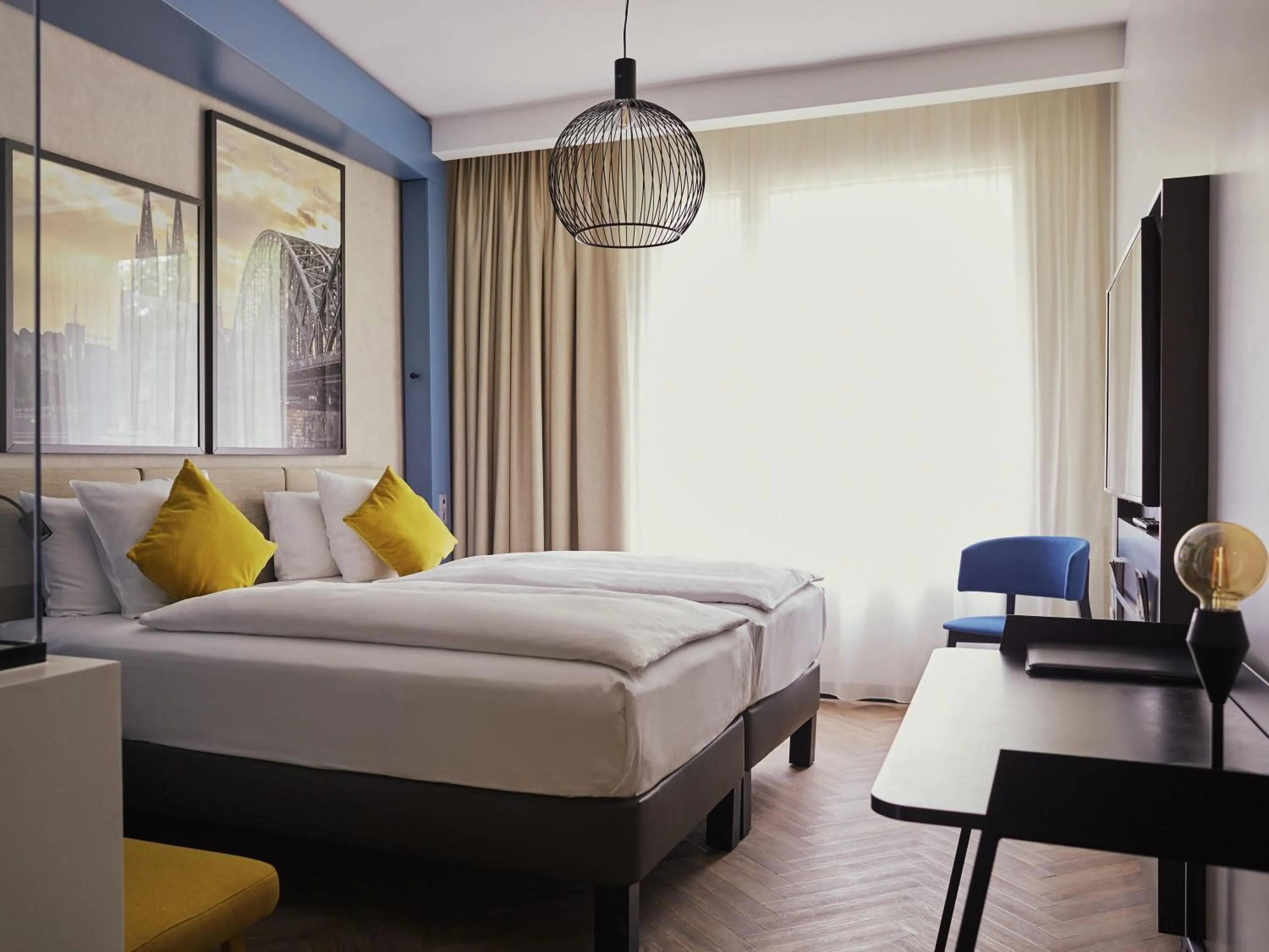 Bedroom, Bed in Hotel Mondial am Dom Cologne MGallery