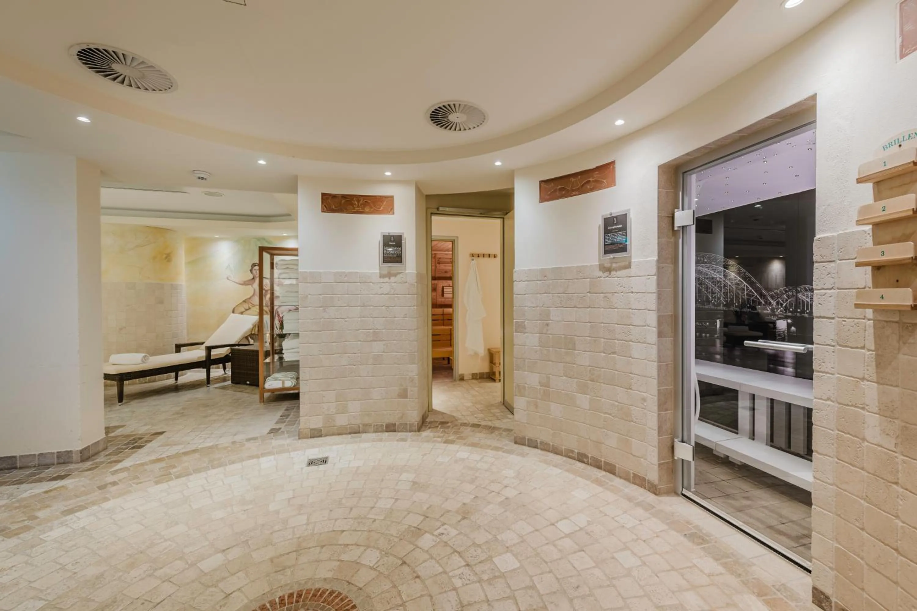 Spa and wellness centre/facilities in Hotel Mondial am Dom Cologne MGallery