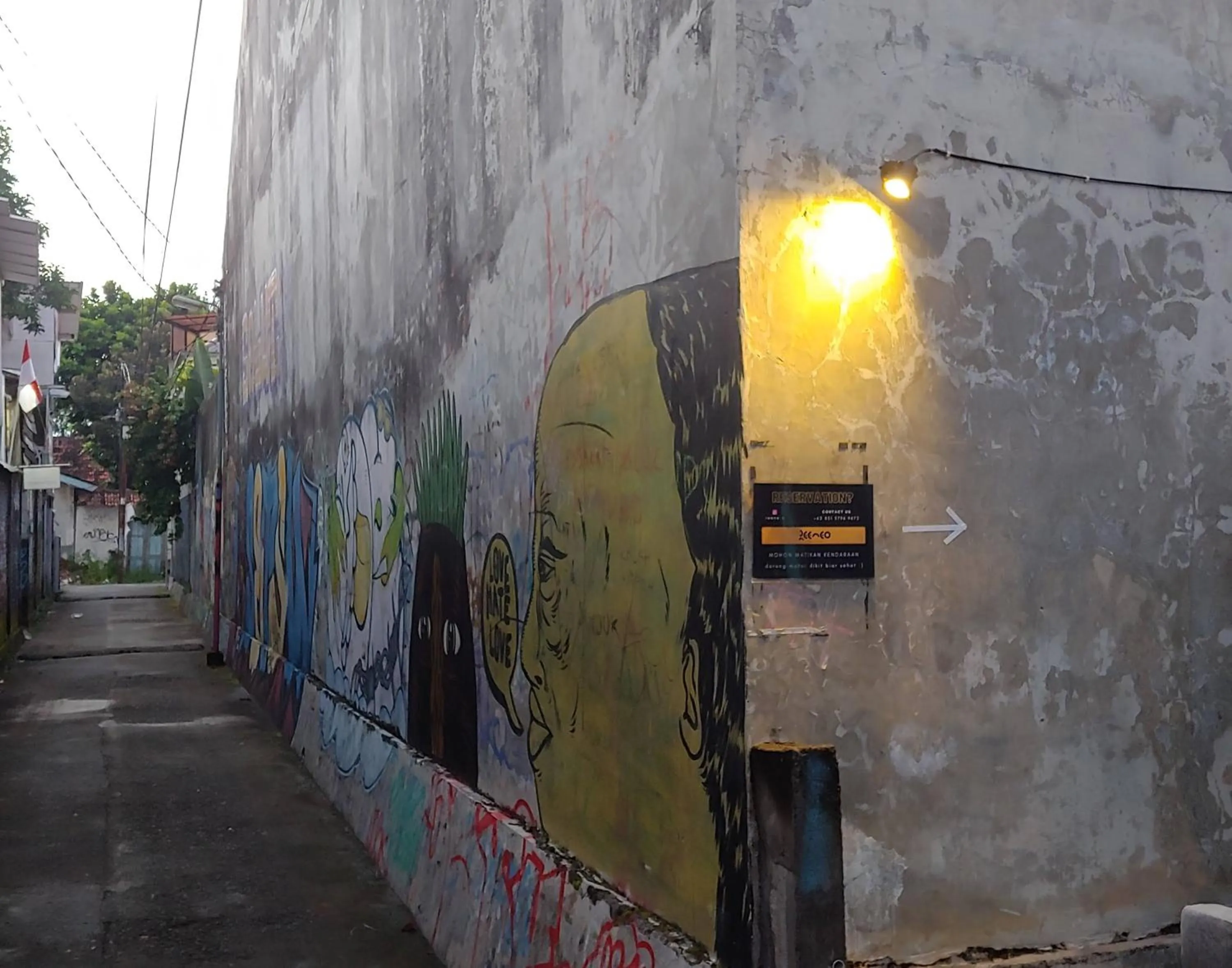 Logo/Certificate/Sign in Reeneo Guesthouse