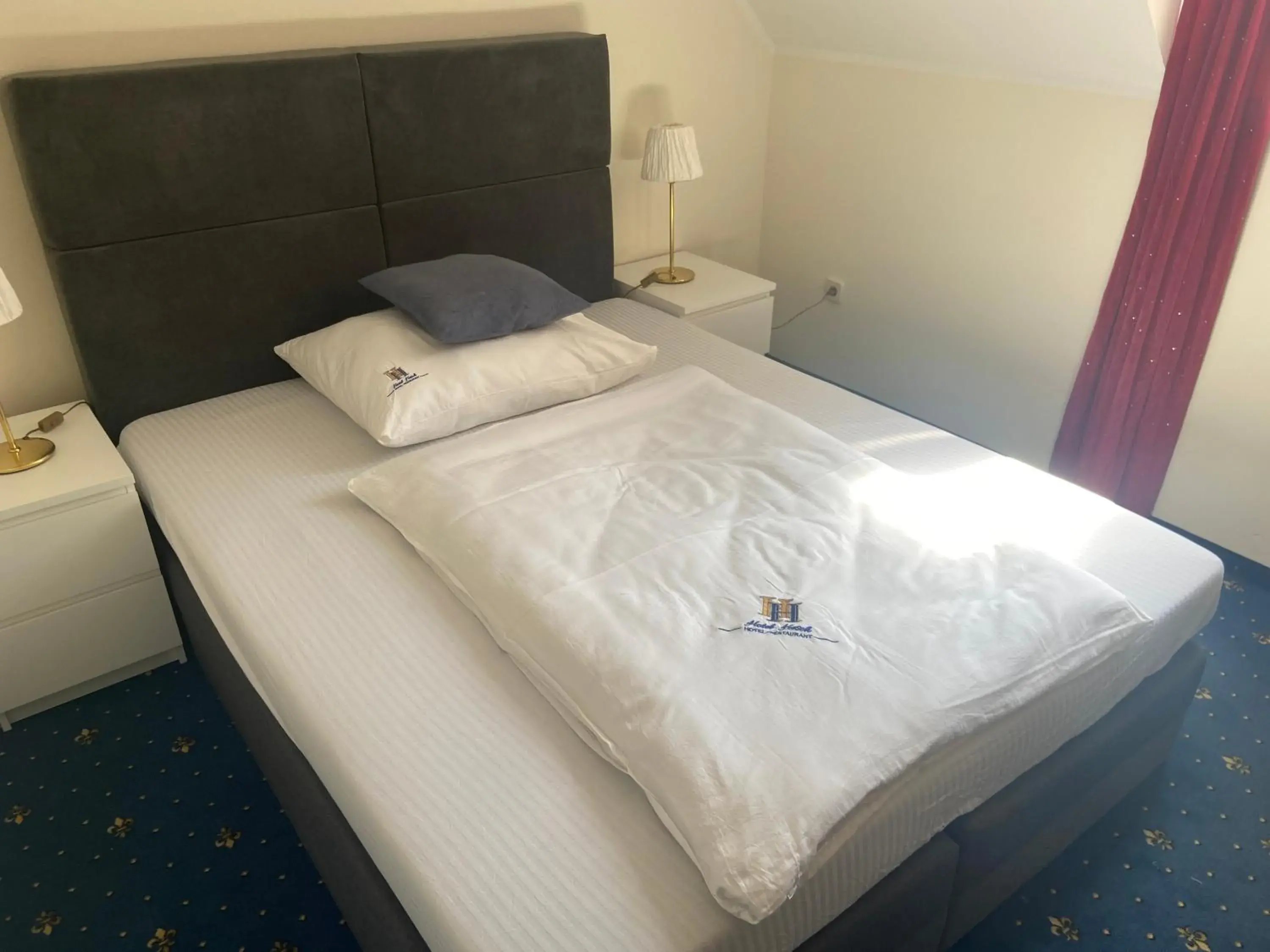 Standard Single Room with Shower in Hotel Restaurant Hesch Standard Single Room with Shower in Hotel Restaurant Hesch