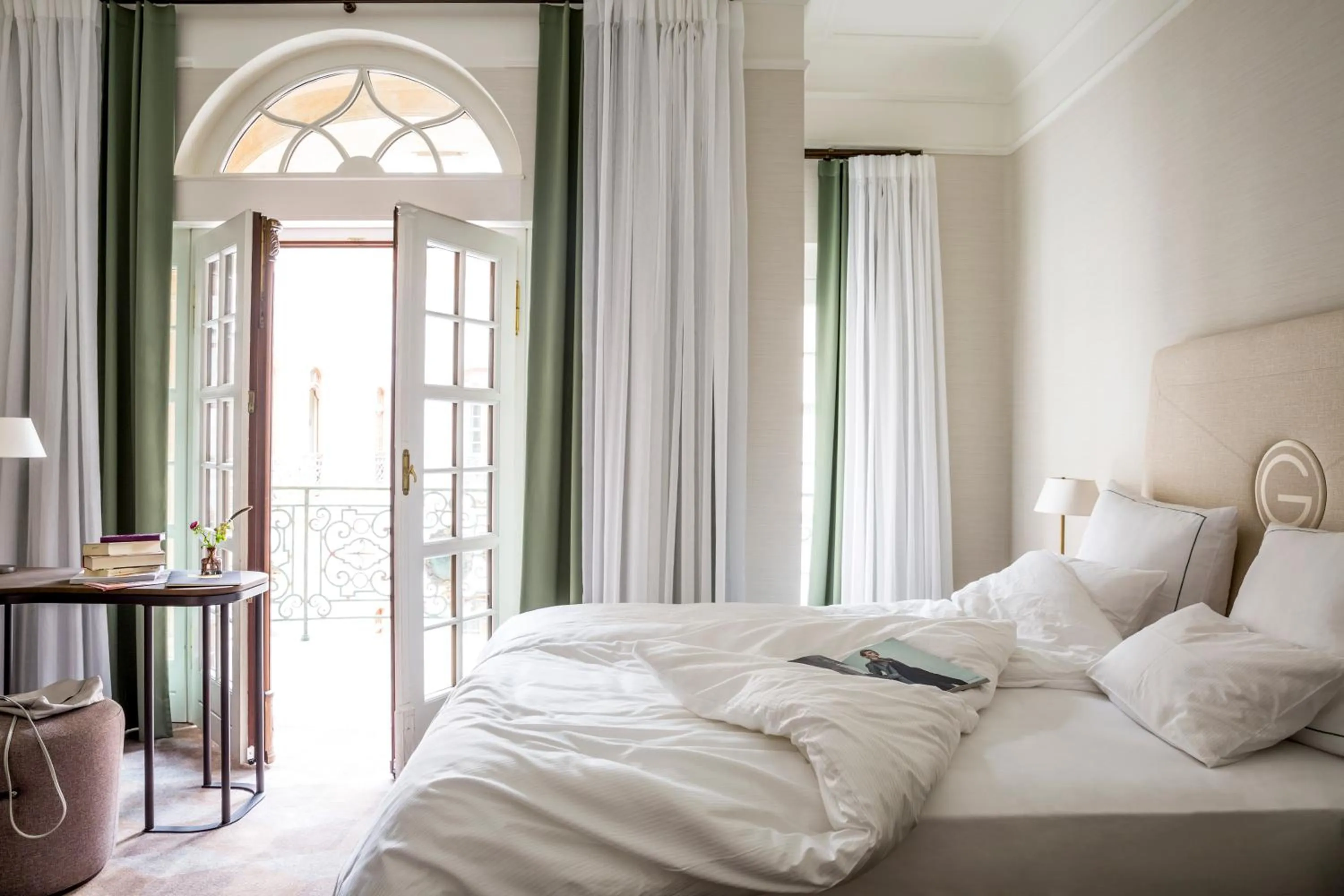 Bed in Gewandhaus Dresden, Autograph Collection