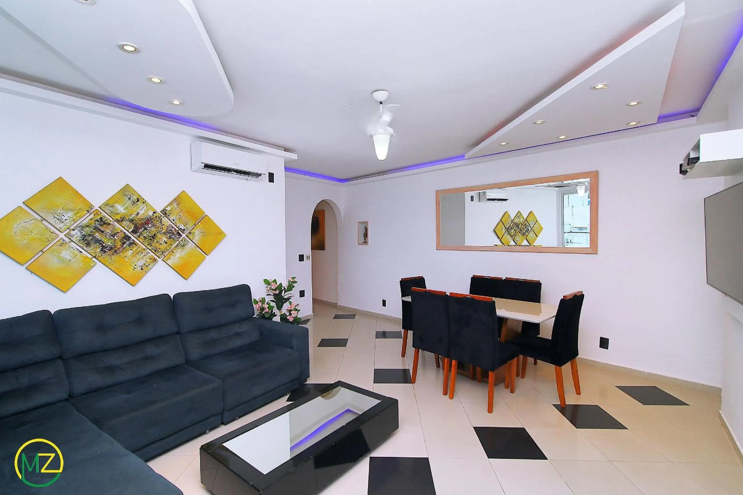 Amazing penthouse with jacuzzi & frontal sea view