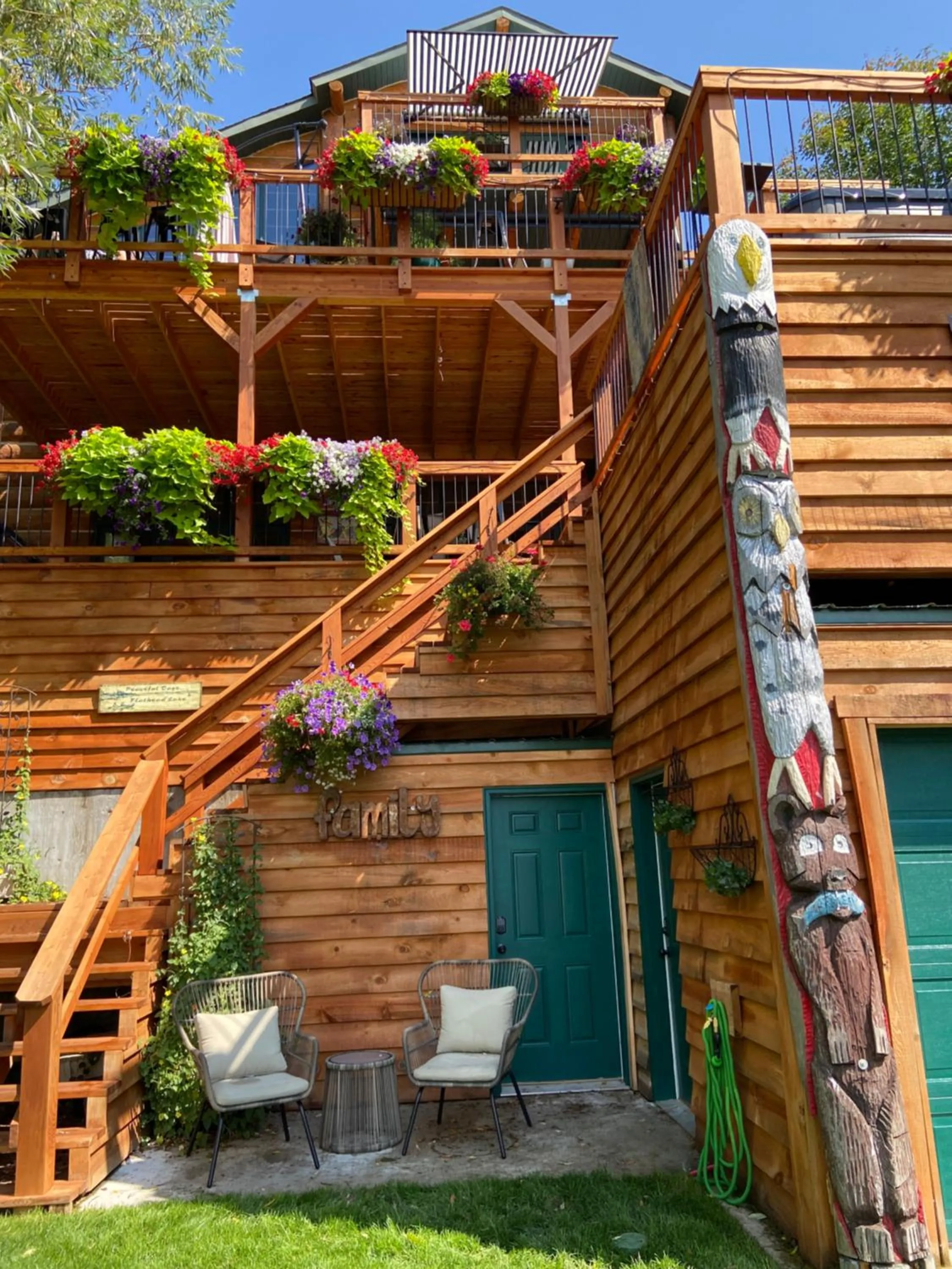 Patio in THE INN Bigfork Bay