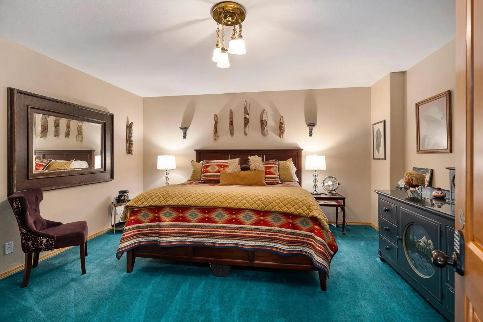 Bed in THE INN Bigfork Bay