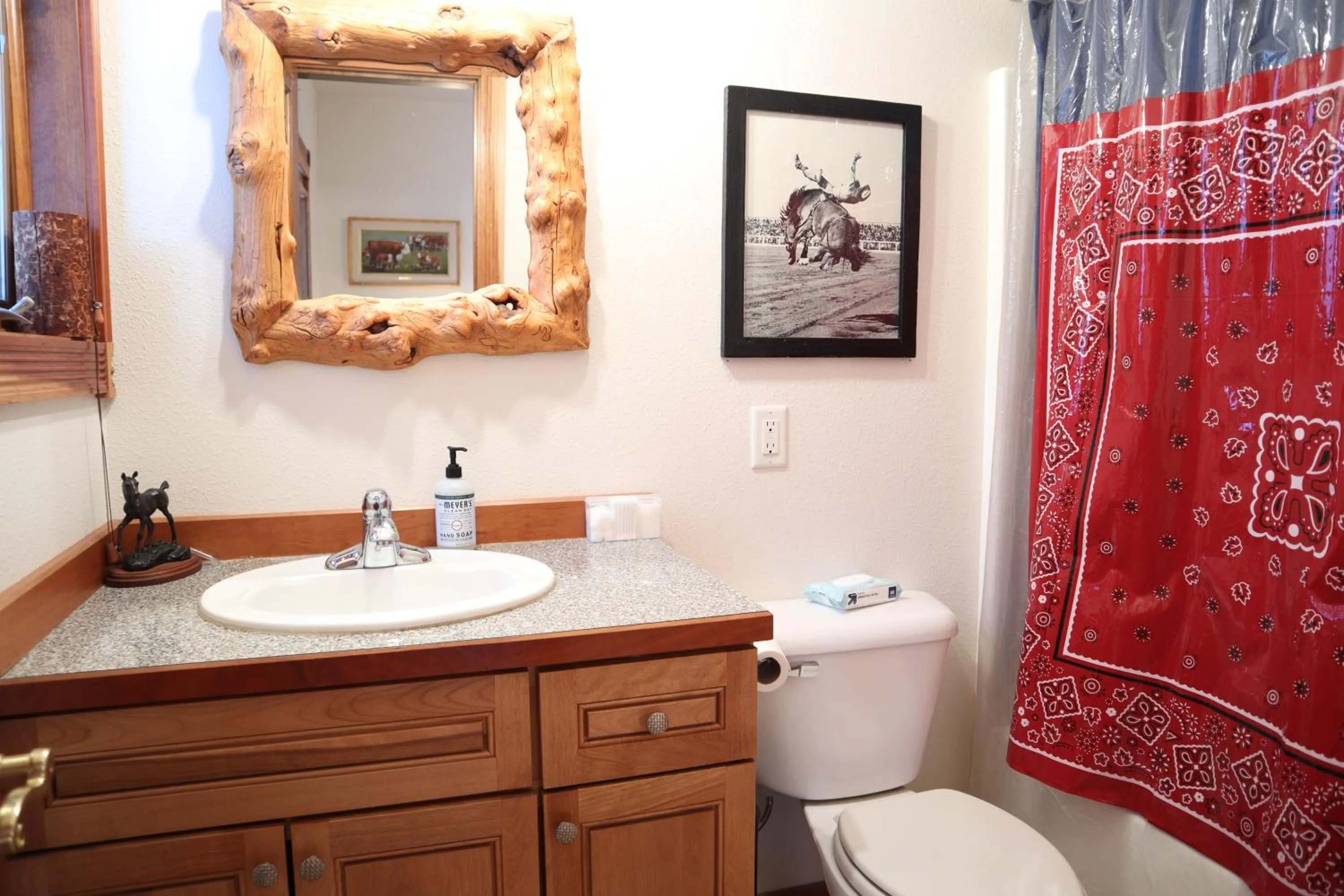 Bathroom in THE INN Bigfork Bay