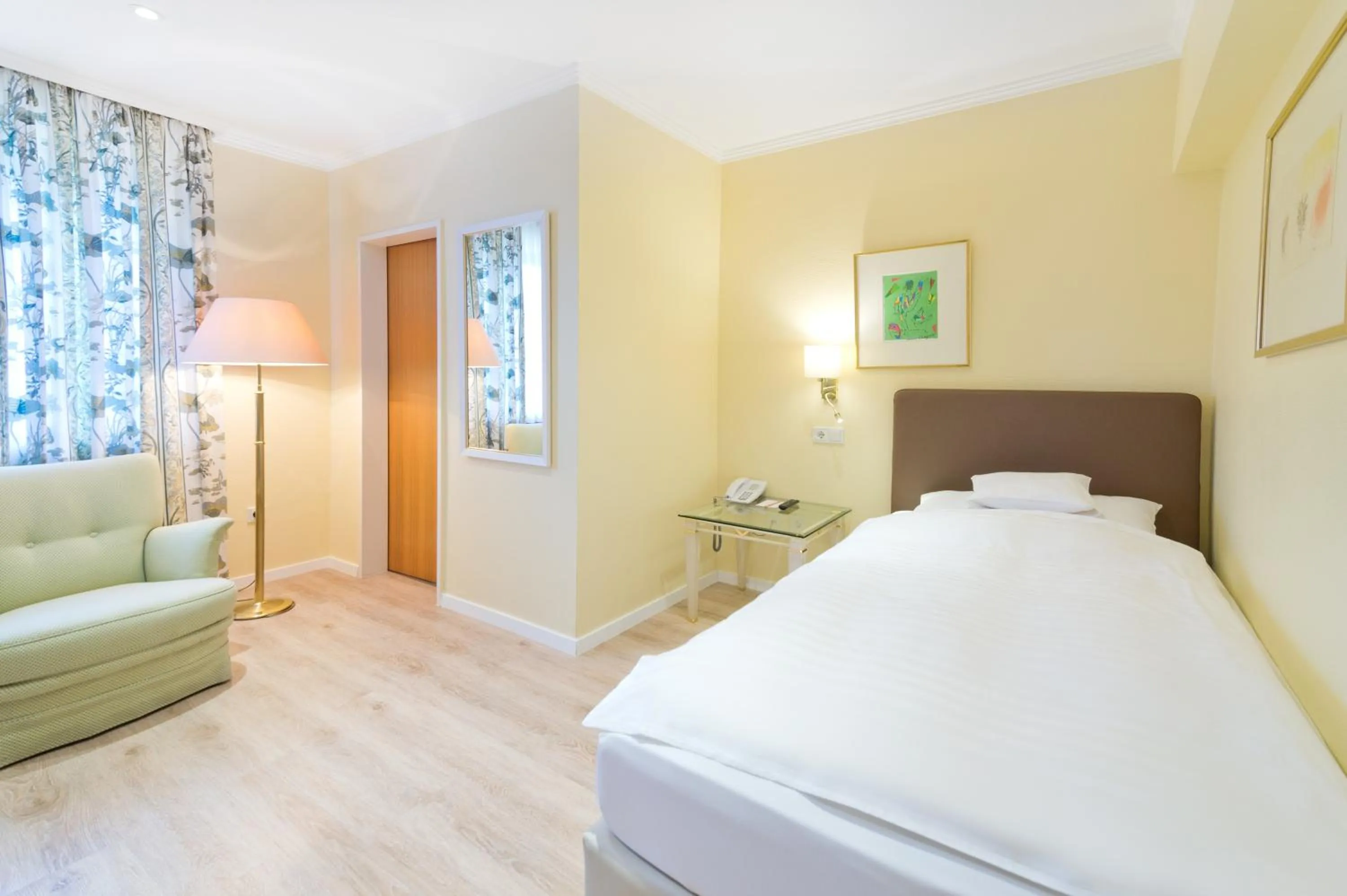 Bedroom, Bed in Romantik Waldhotel Mangold