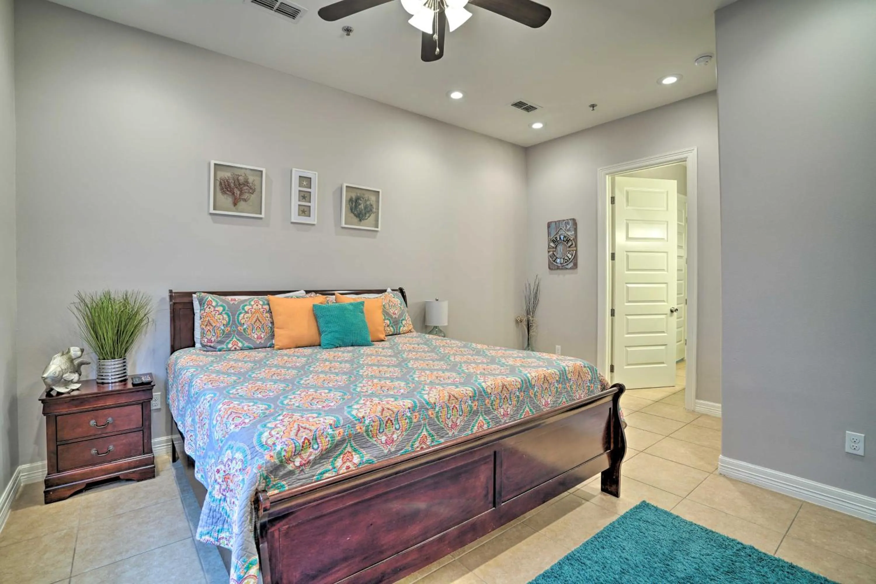 Bed in Updated Fiesta Isles Condo with Bay Views and Pool!