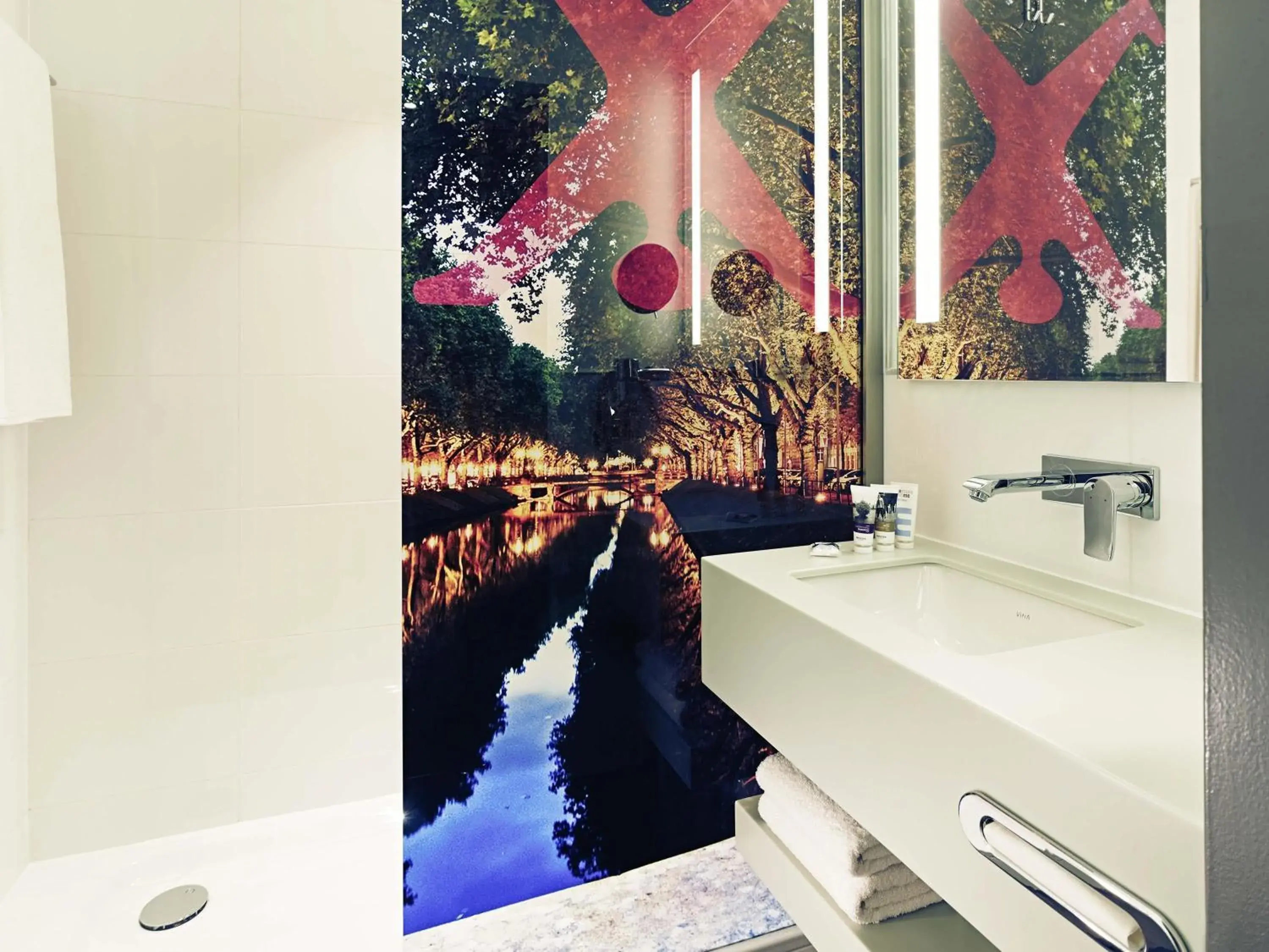 Standard Double Room in Mercure Hotel Düsseldorf Zentrum Standard Double Room in Mercure Hotel Düsseldorf Zentrum