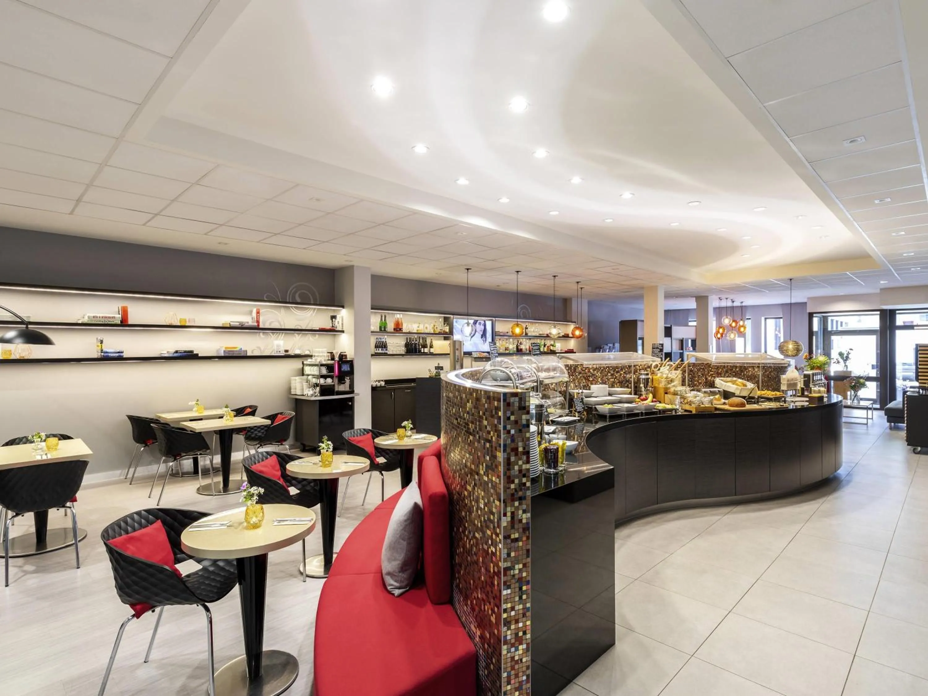 Breakfast in Mercure Hotel Düsseldorf Zentrum