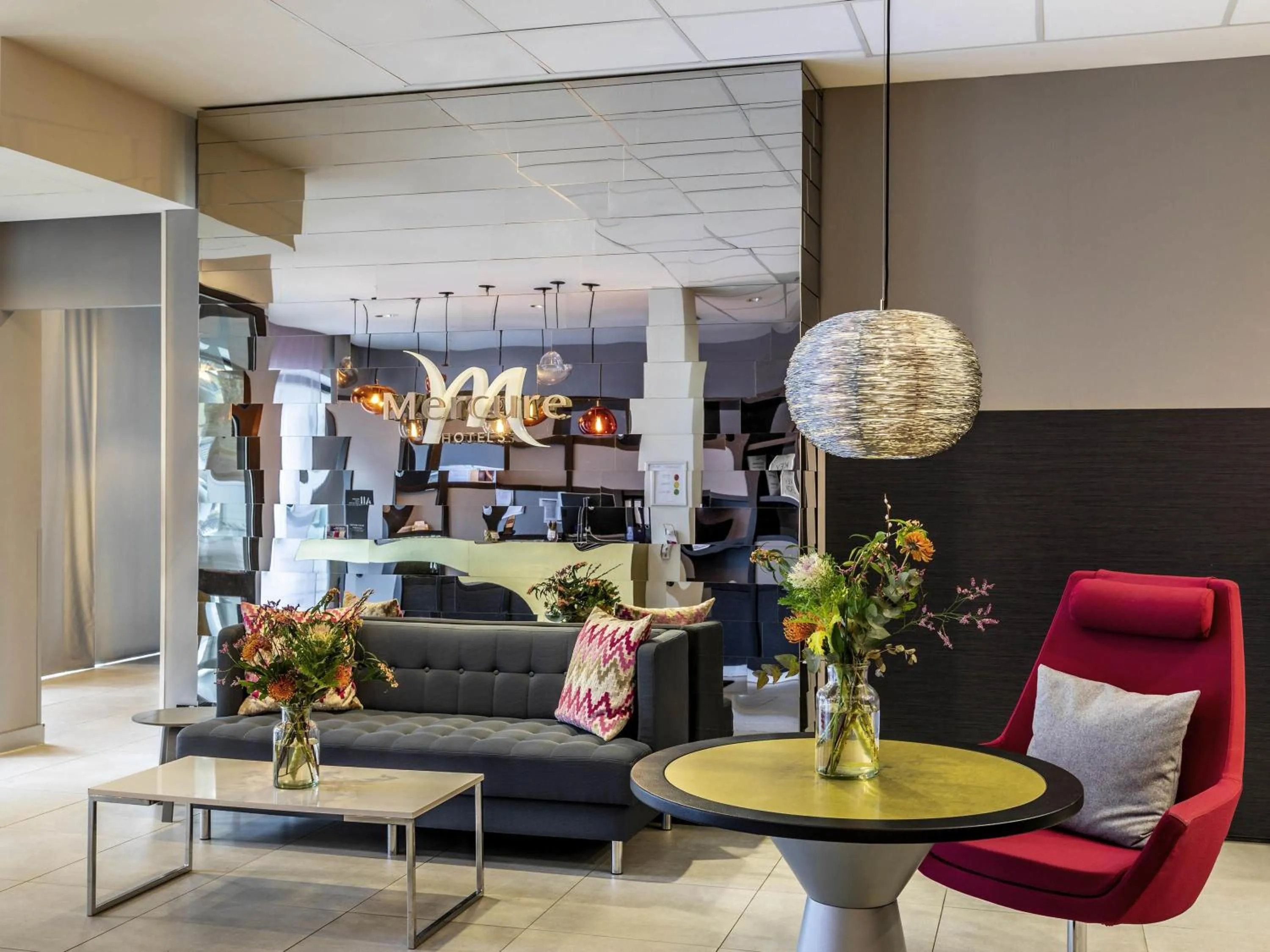 Property building in Mercure Hotel Düsseldorf Zentrum