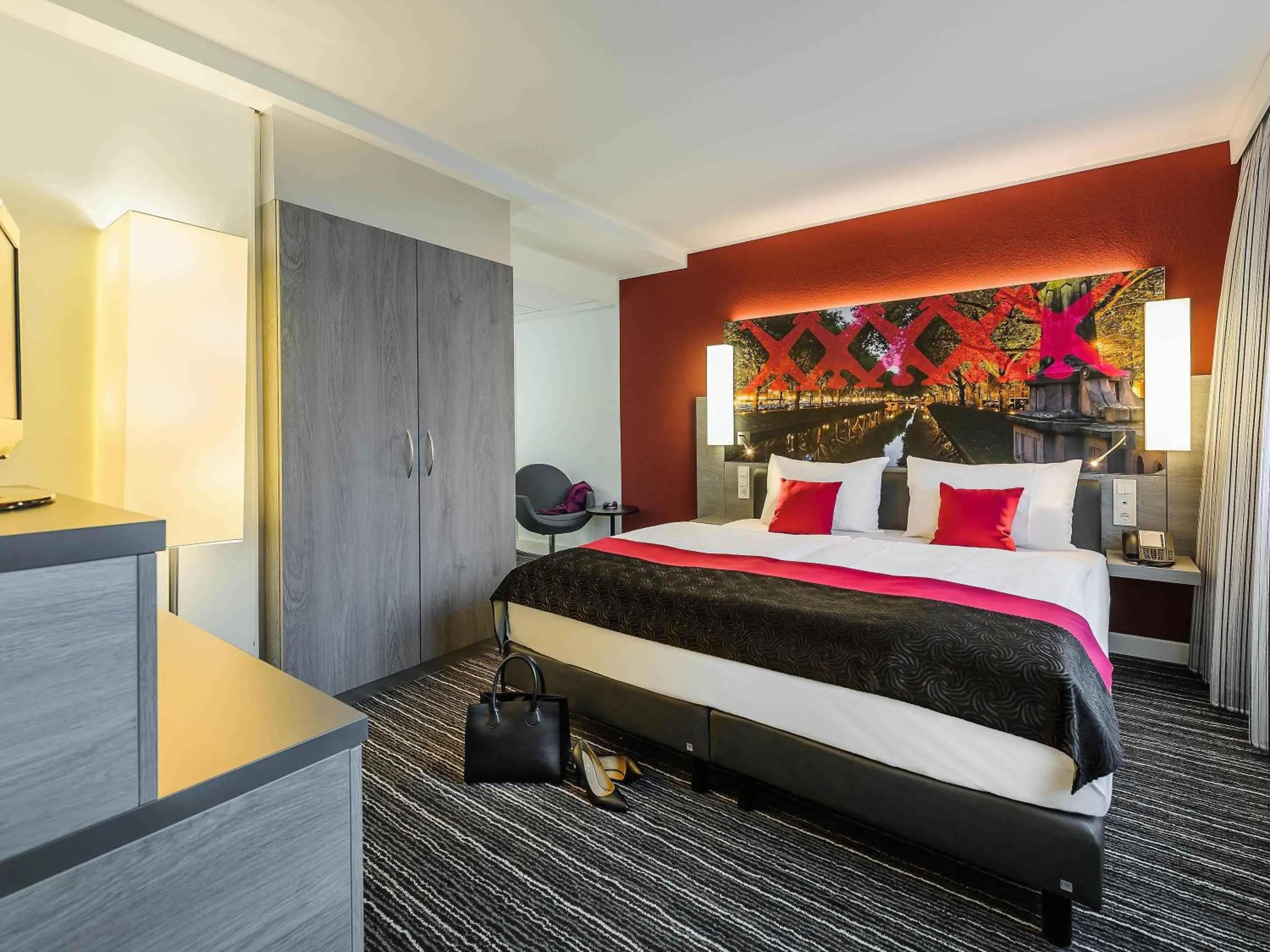 Bedroom, Bed in Mercure Hotel Düsseldorf Zentrum