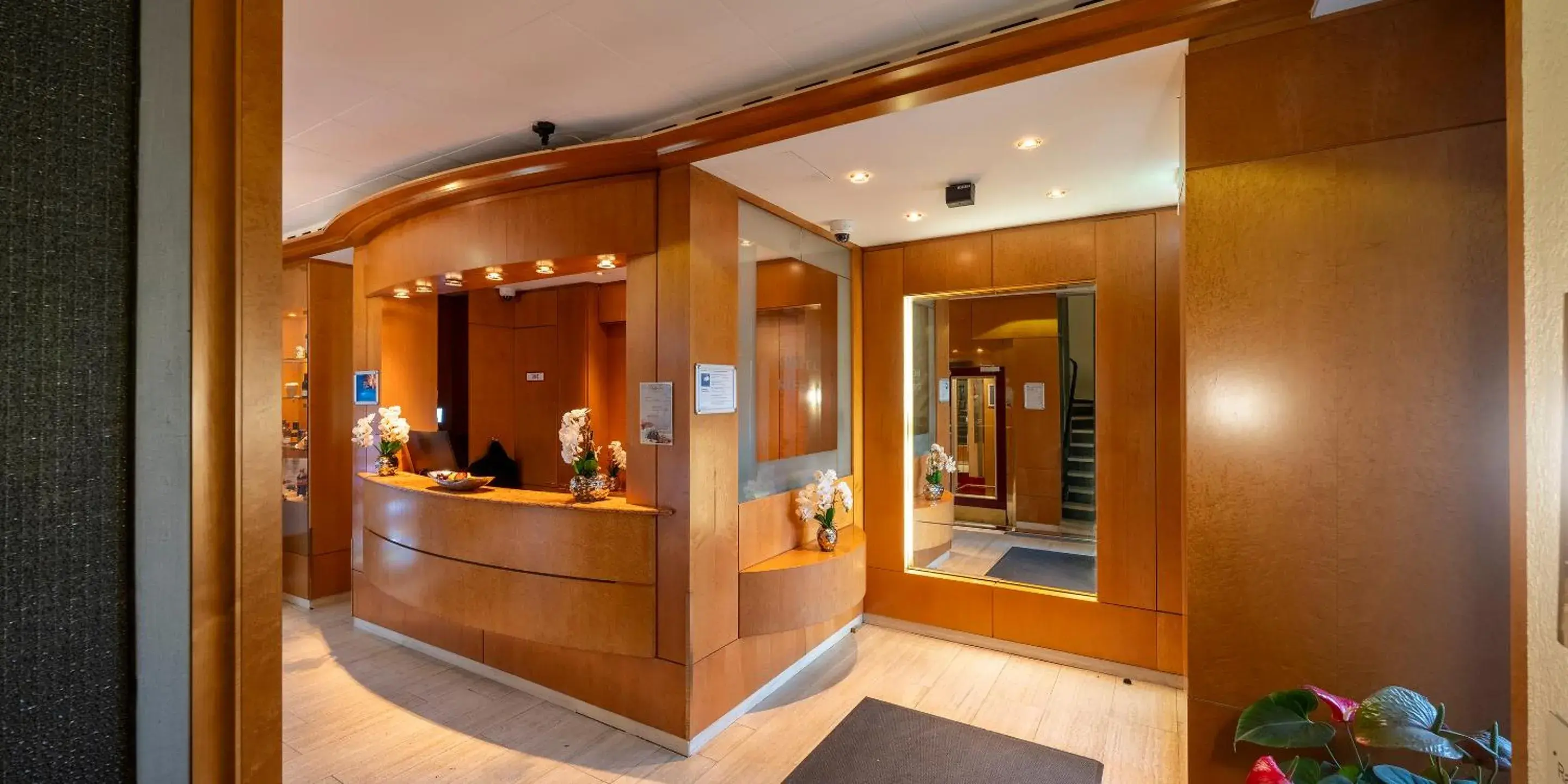 Lobby or reception in PLAZA INN Rieker Stuttgart Hauptbahnhof Lobby or reception in PLAZA INN Rieker Stuttgart Hauptbahnhof