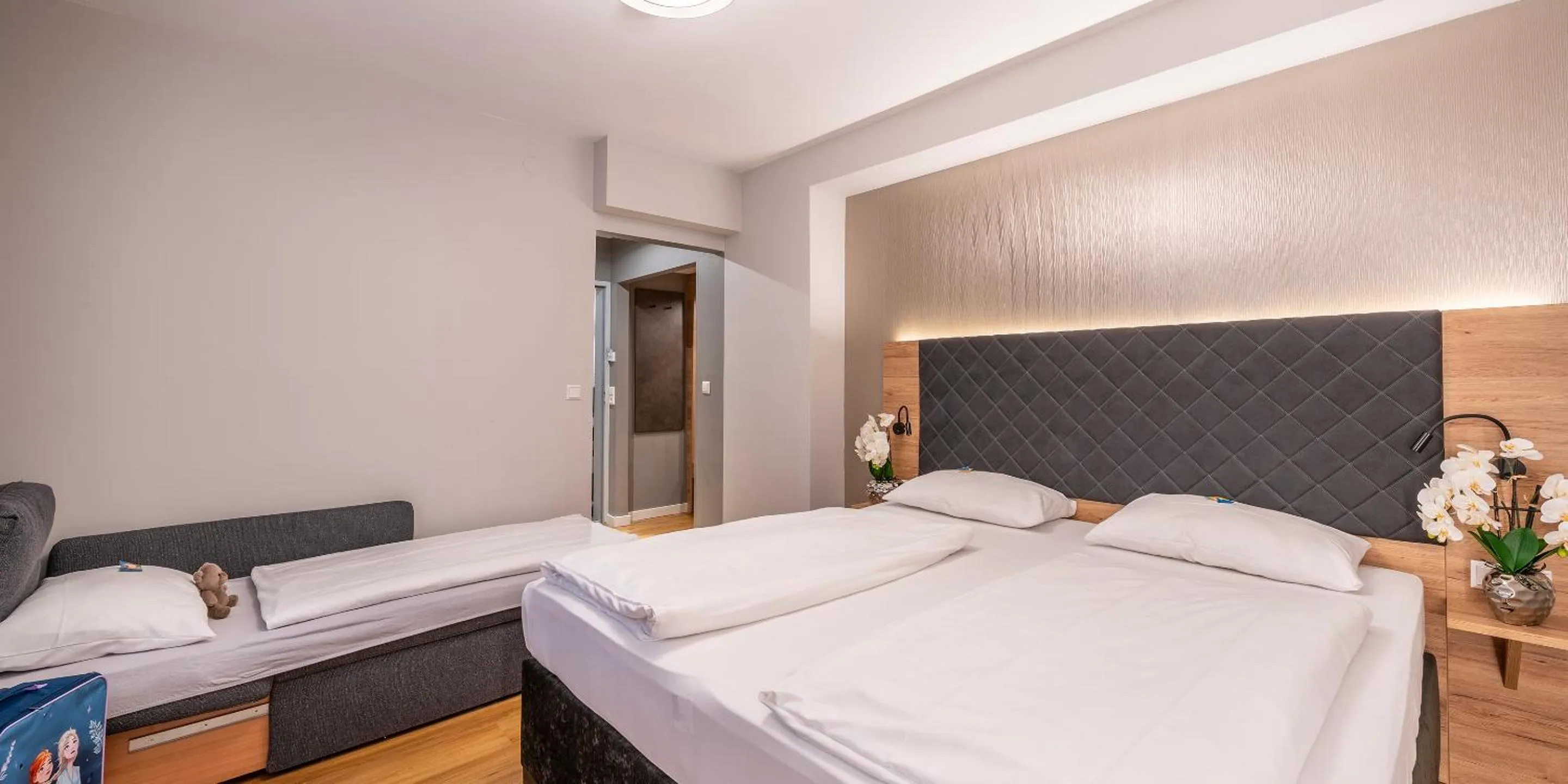 Bed in PLAZA INN Rieker Stuttgart Hauptbahnhof