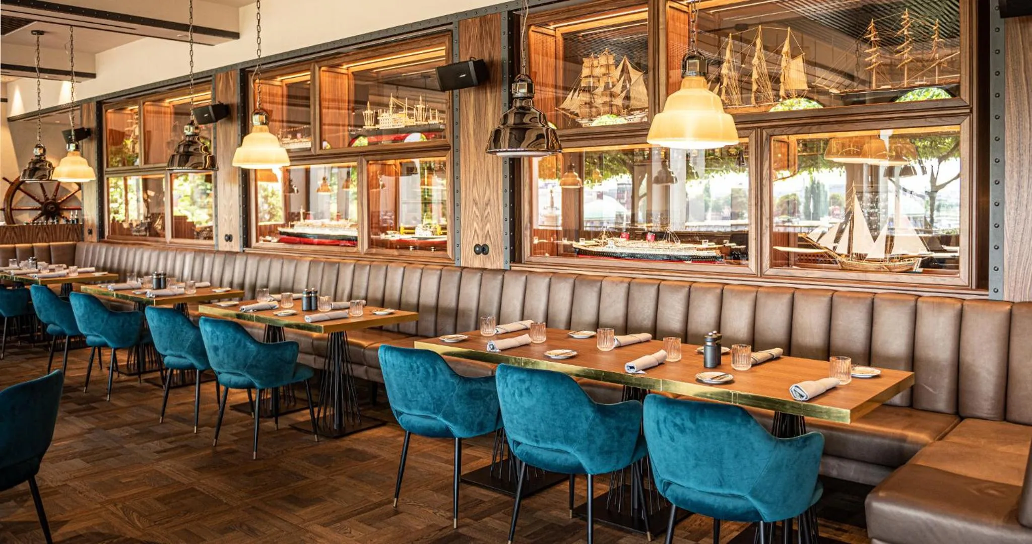 Restaurant/places to eat in Hotel Hafen Hamburg