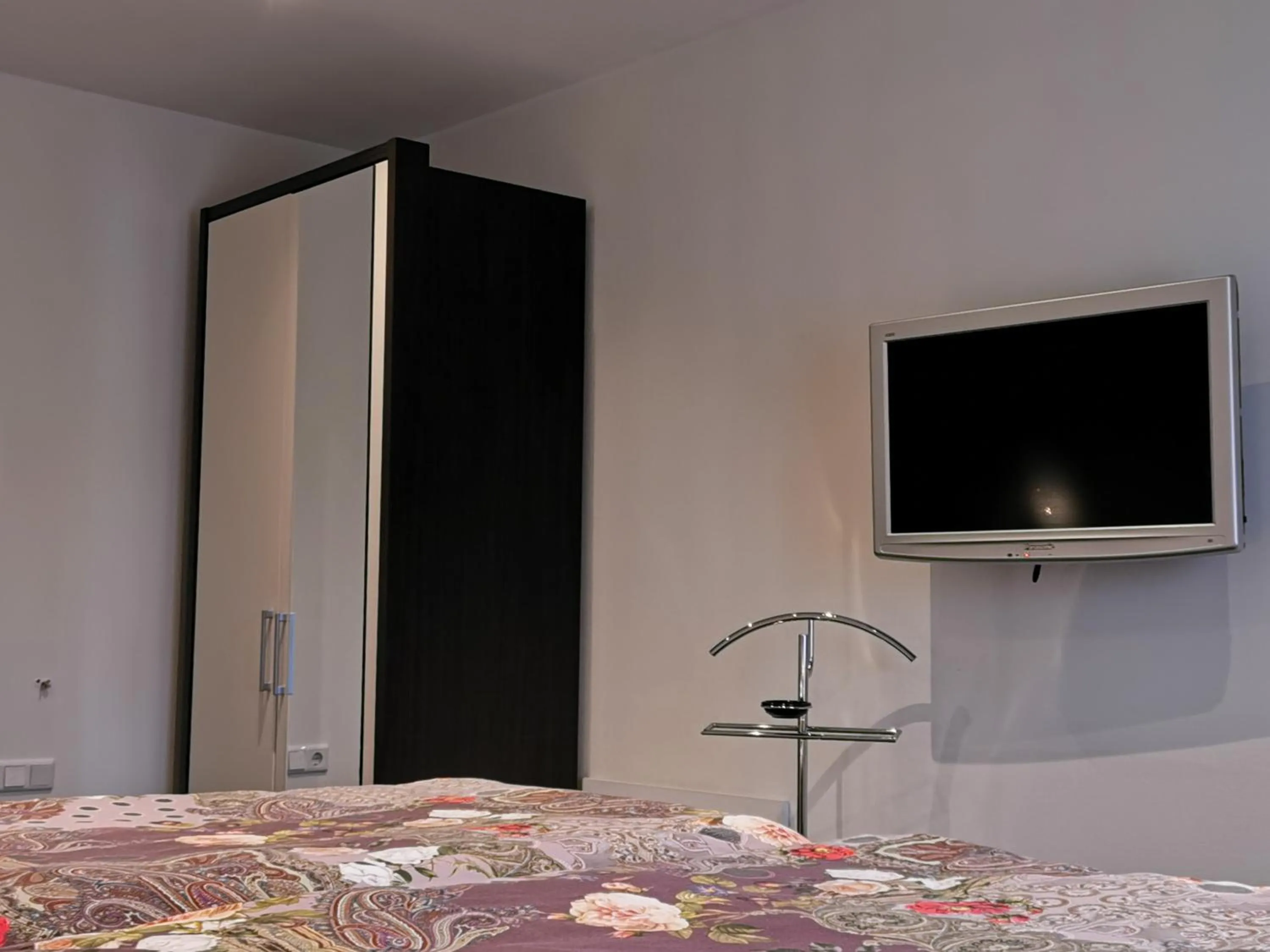 TV and multimedia, Bed in Landhotel Bartmann