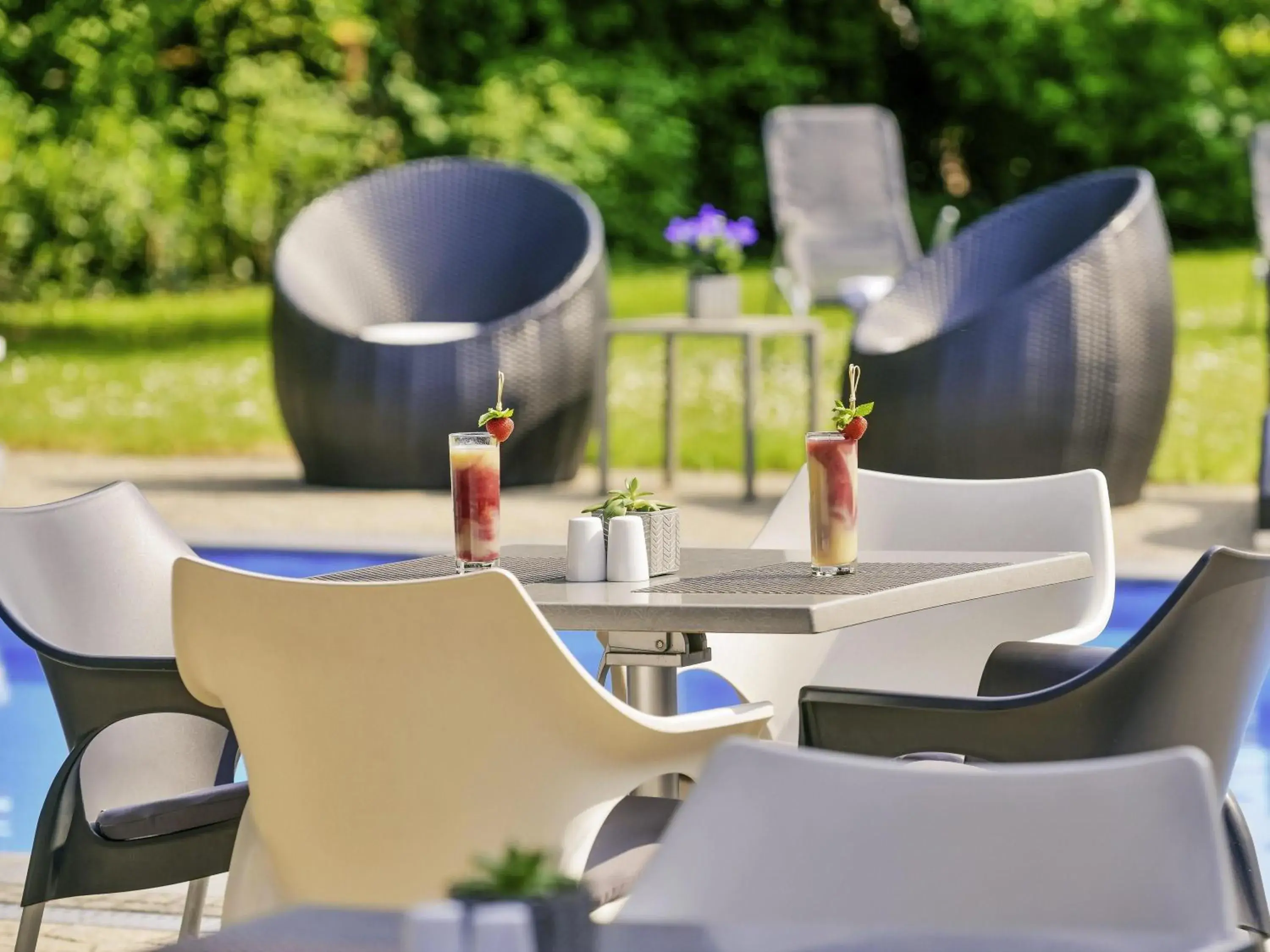 Pool view in Mercure Aachen Europaplatz Pool view in Mercure Aachen Europaplatz