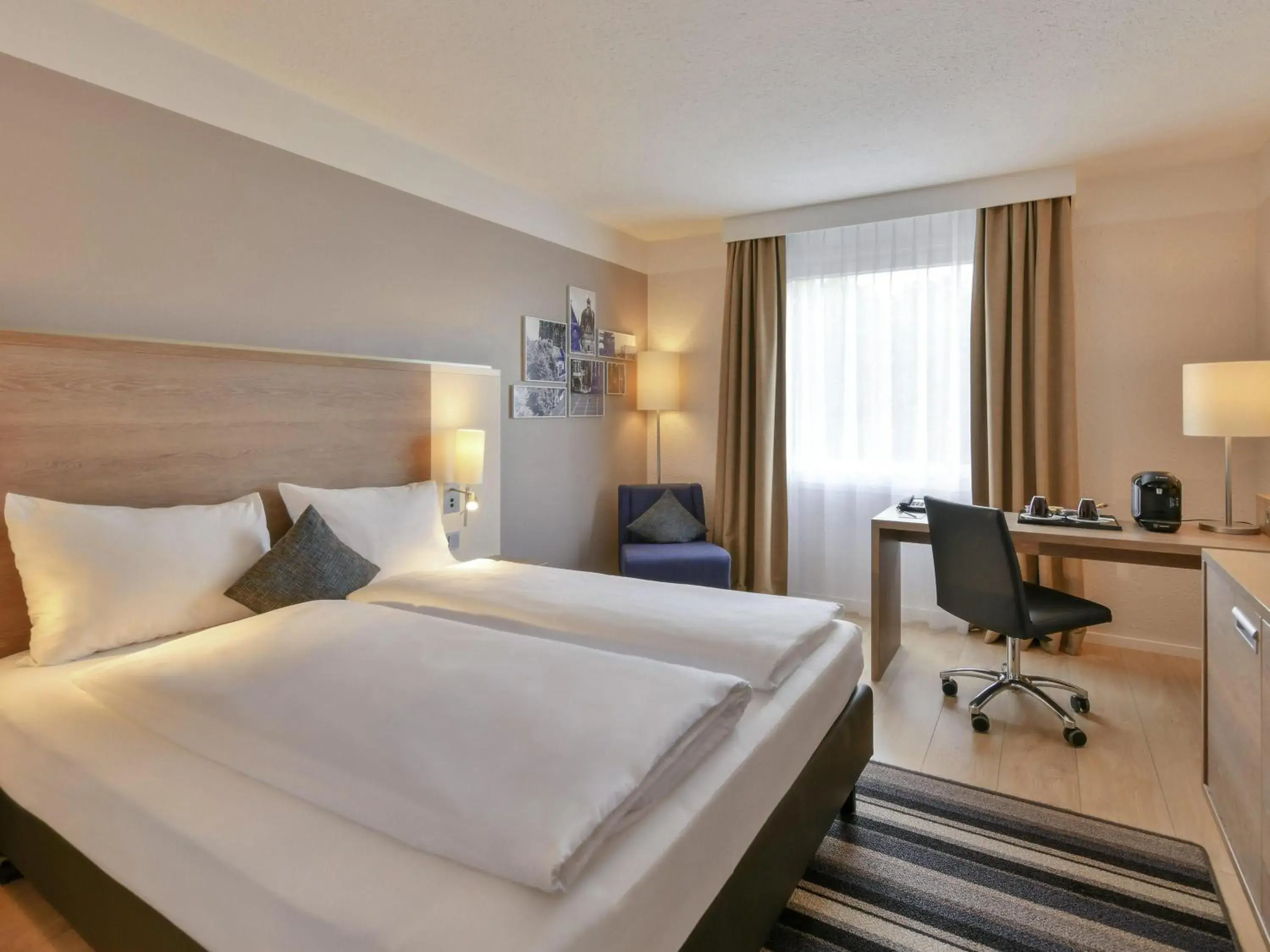 Bedroom, Bed in Mercure Aachen Europaplatz Bedroom, Bed in Mercure Aachen Europaplatz