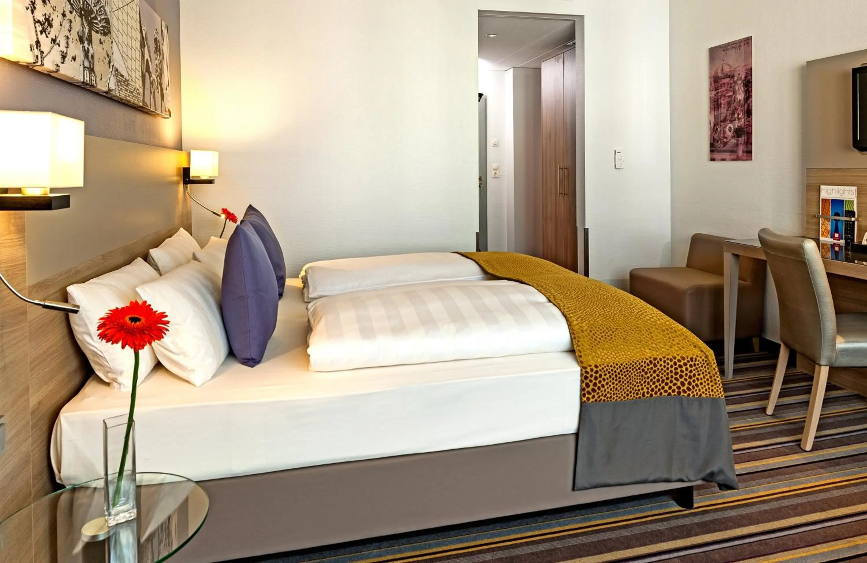 Bedroom, Bed in Leonardo Hotel Munich City North