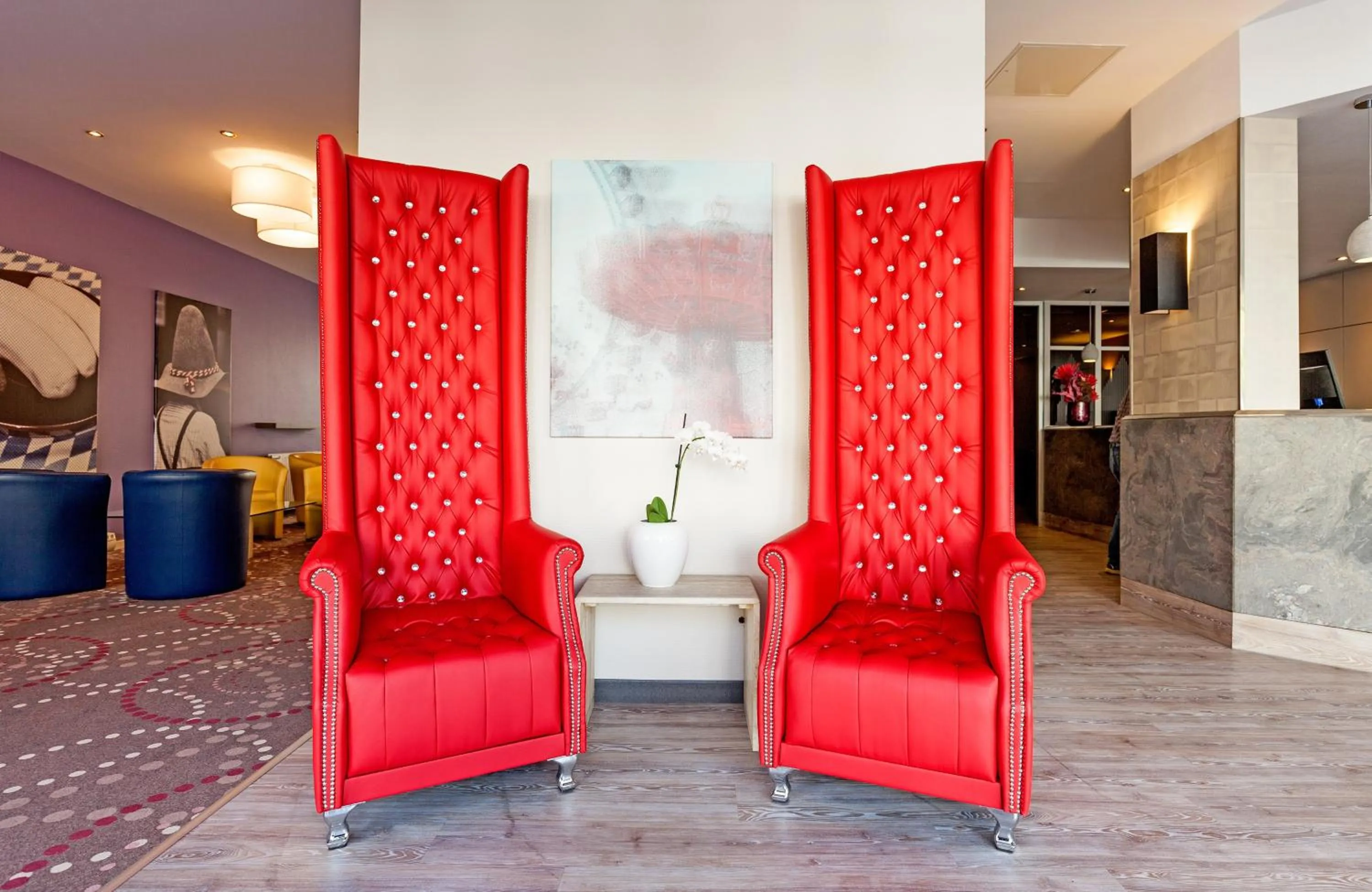 Lobby or reception in Leonardo Hotel Munich City North