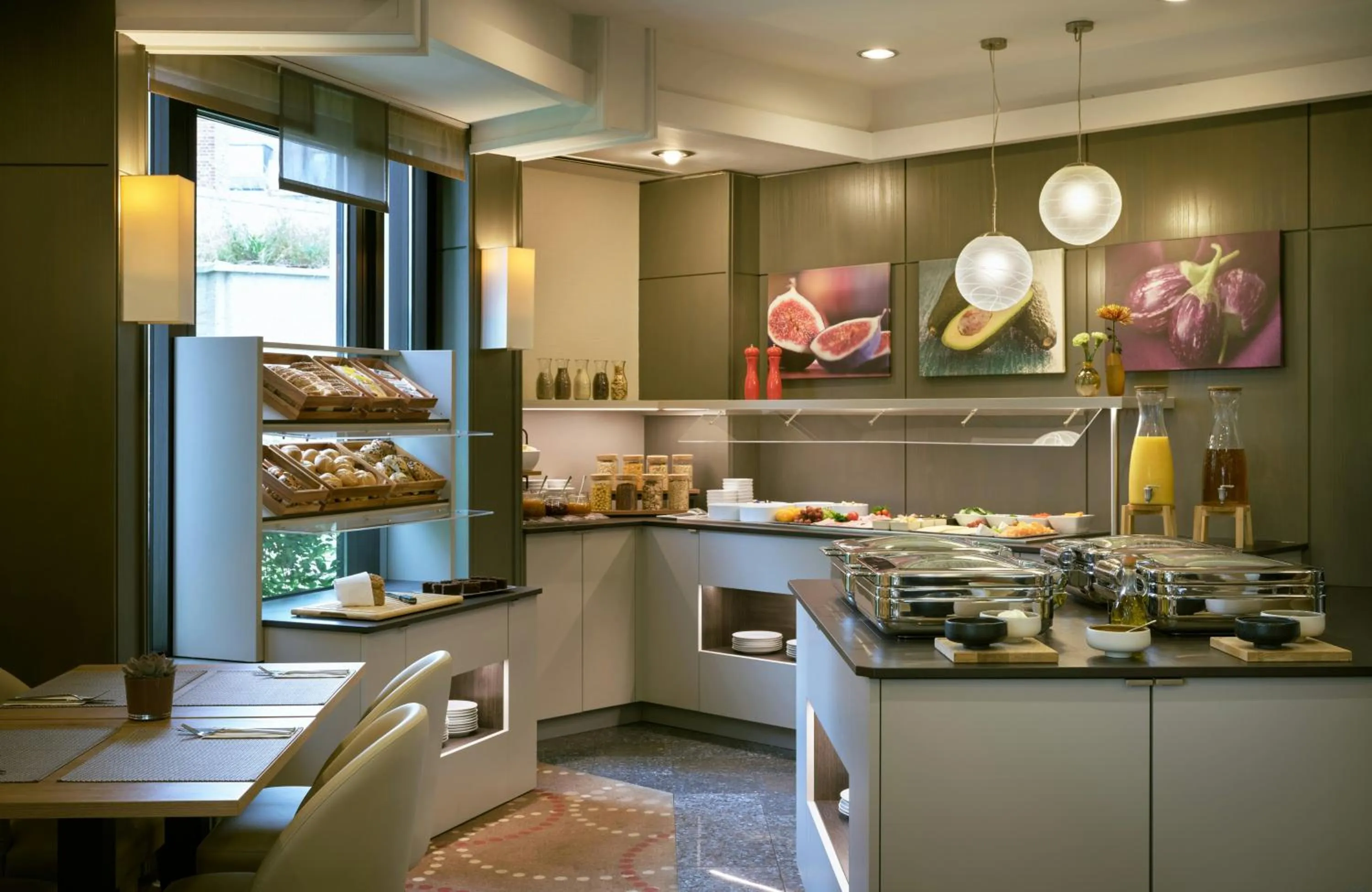 Buffet breakfast in Leonardo Hotel Munich City North