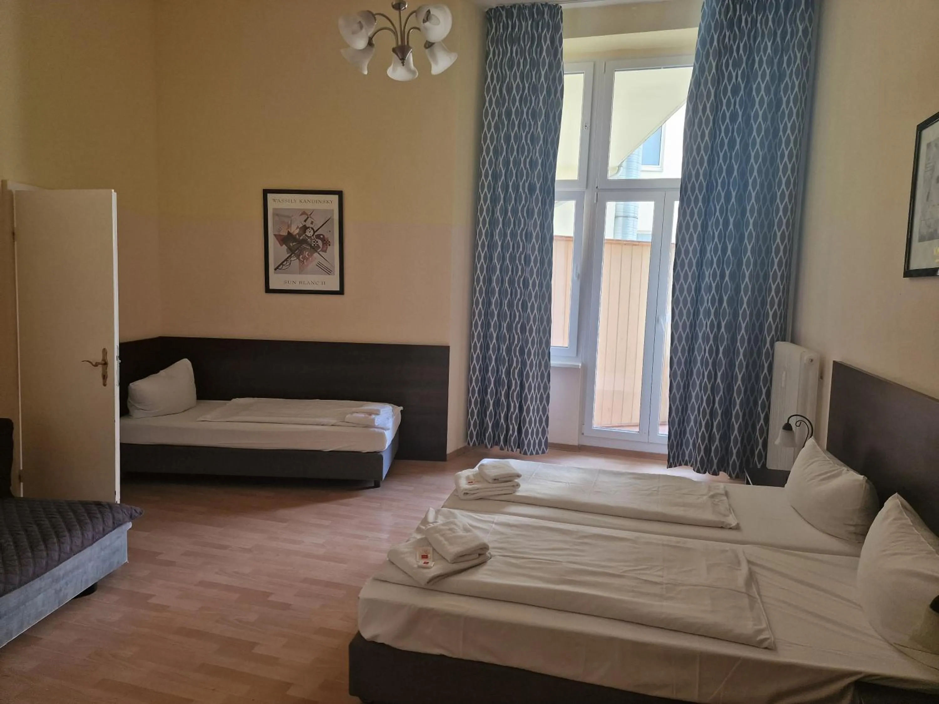 Bed in Hotel Am Stuttgarter Eck