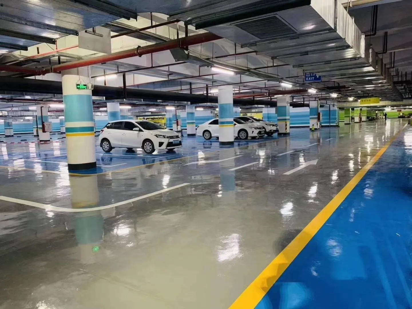 Parking in Vienna International Hotel (Lianjiang Avenue Xinyuan International Plaza)