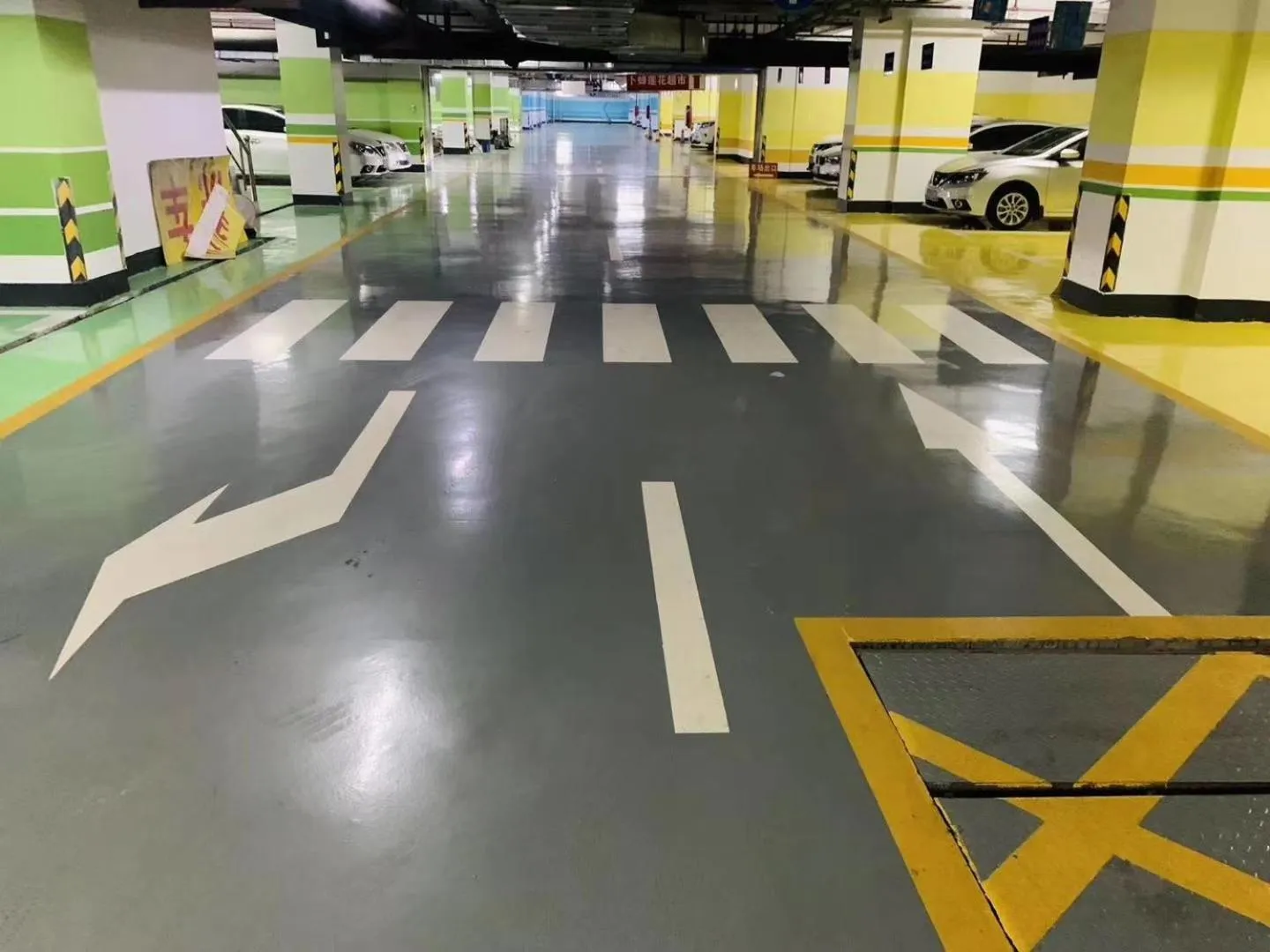 Parking in Vienna International Hotel (Lianjiang Avenue Xinyuan International Plaza)