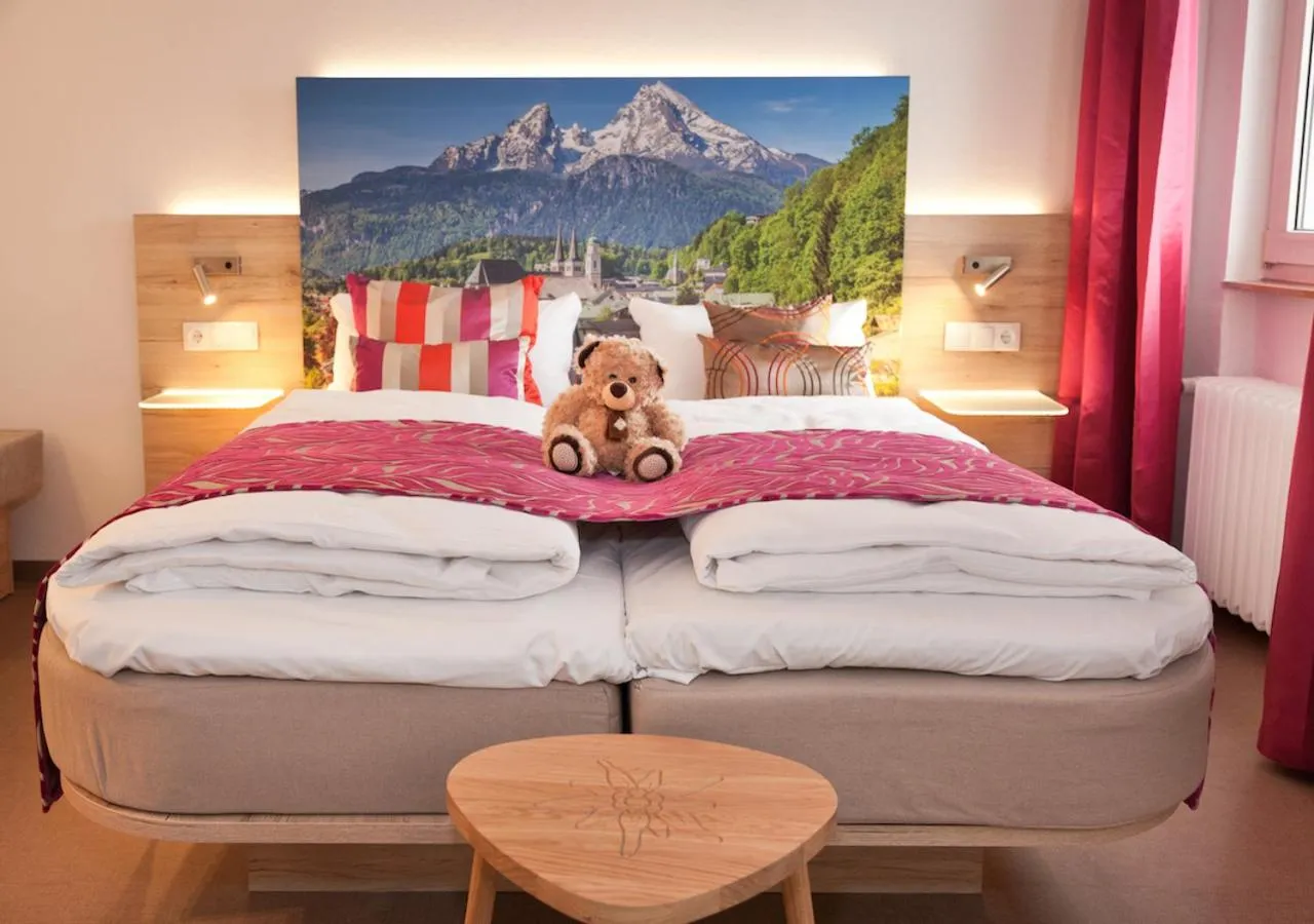 Photo of the whole room, Bed in Hotel Edel Weiss