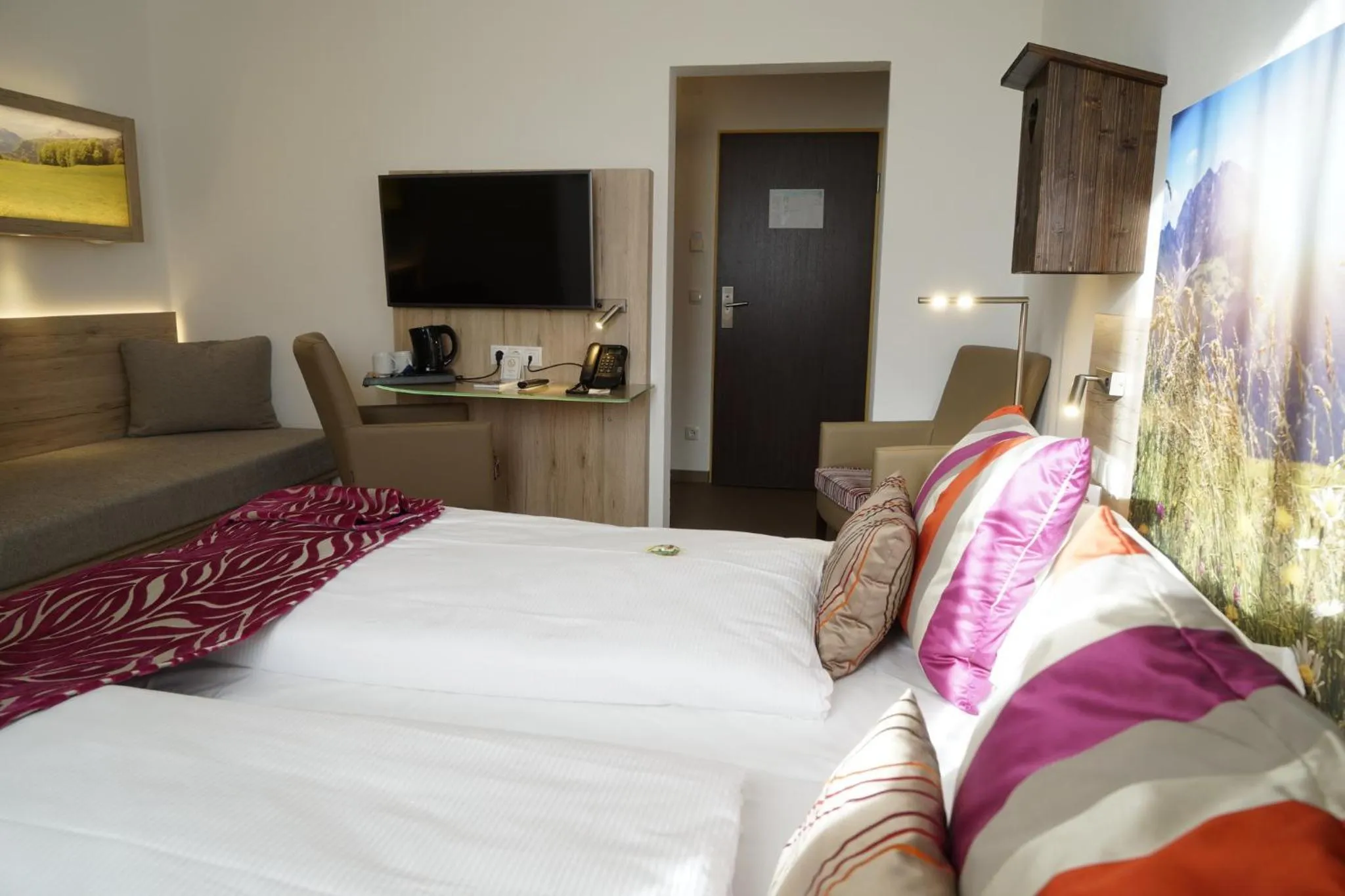 Staff, Bed in Hotel Edel Weiss