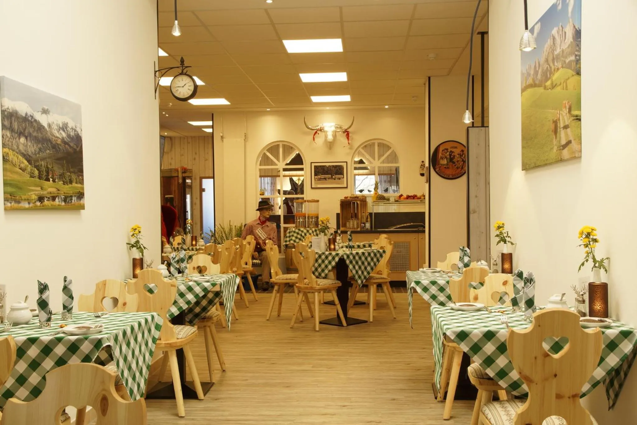 Food and drinks in Hotel Edel Weiss