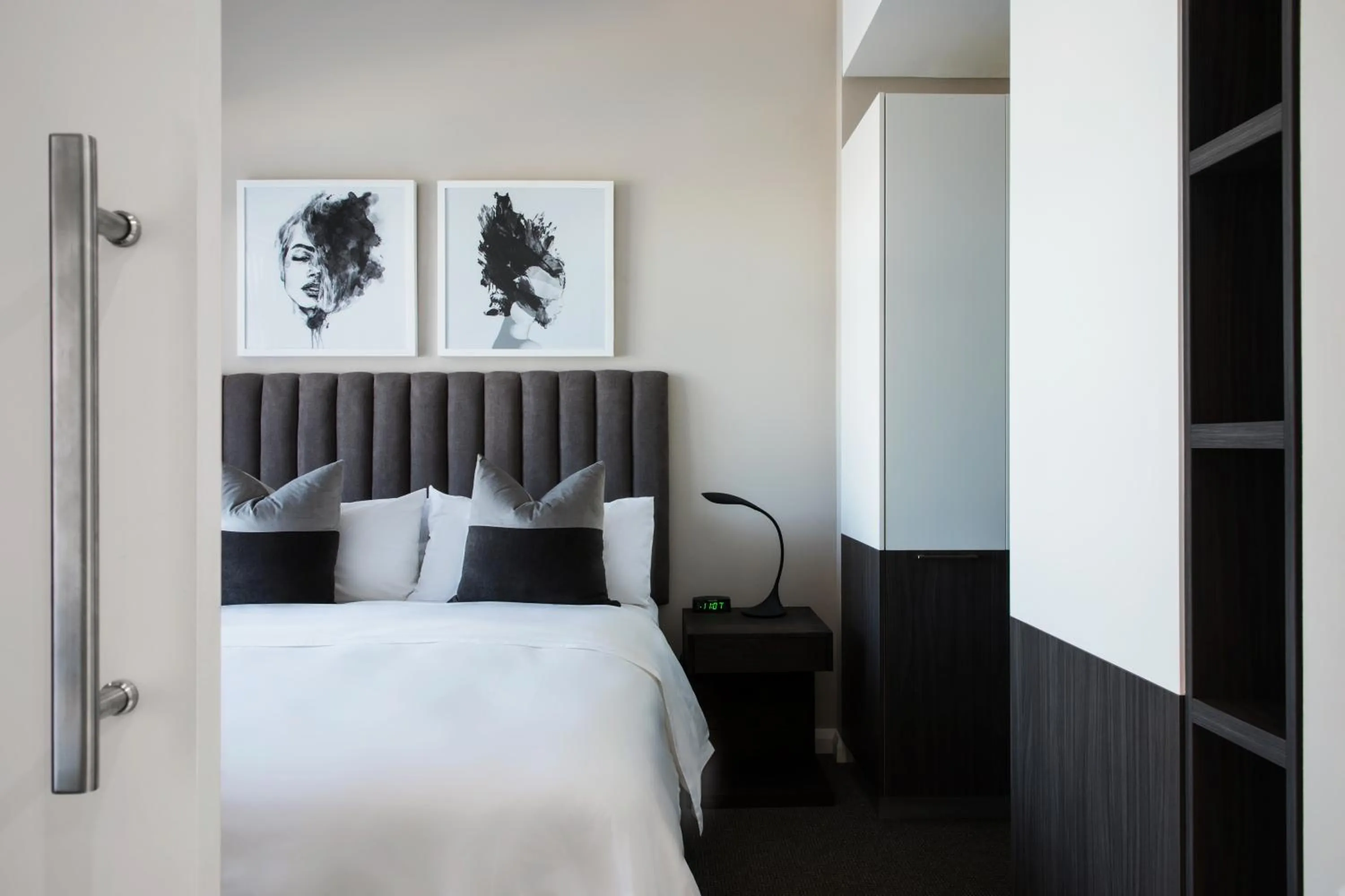Bedroom, Bed in The Capital Trilogy Menlyn Maine