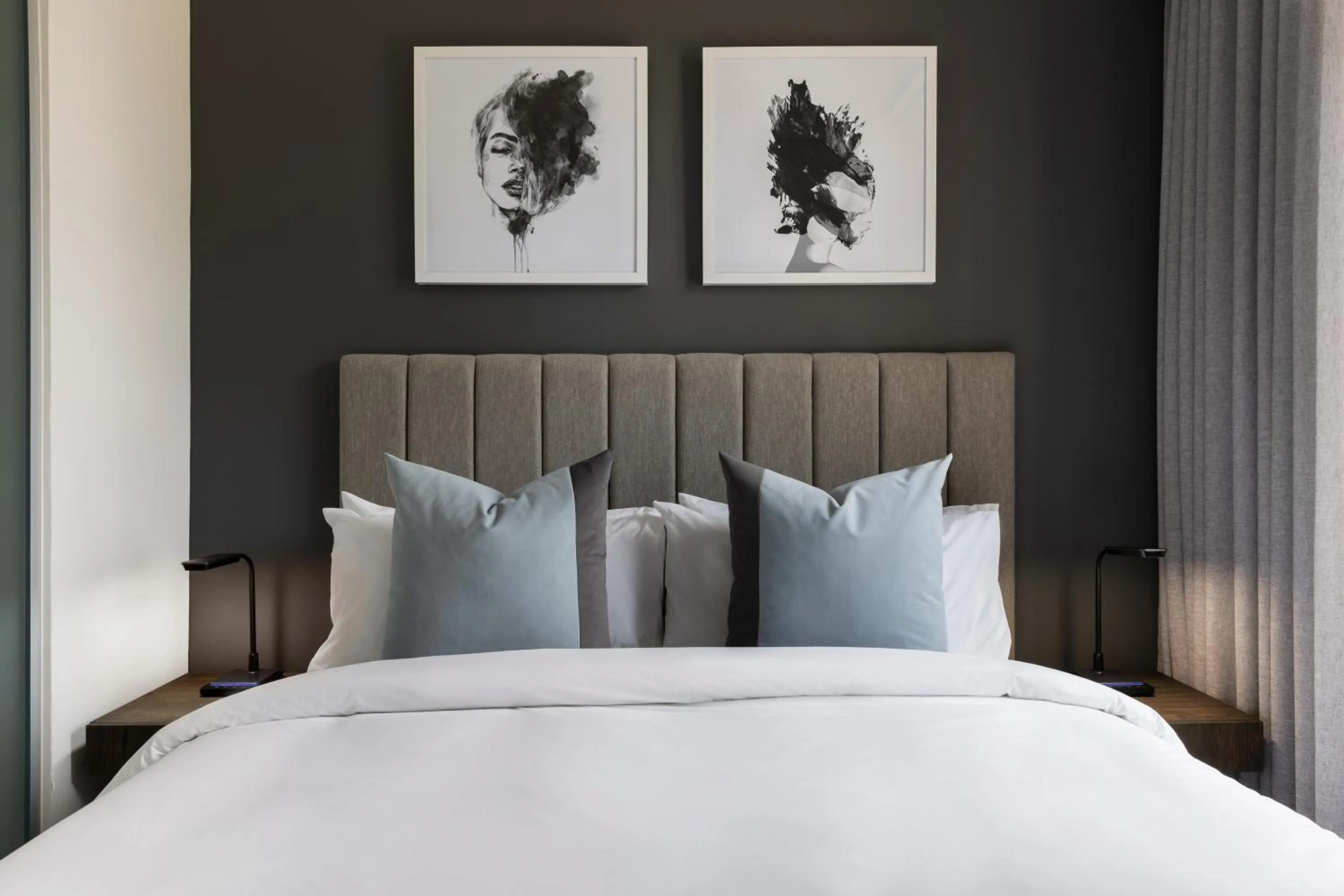 Bedroom, Bed in The Capital Trilogy Menlyn Maine